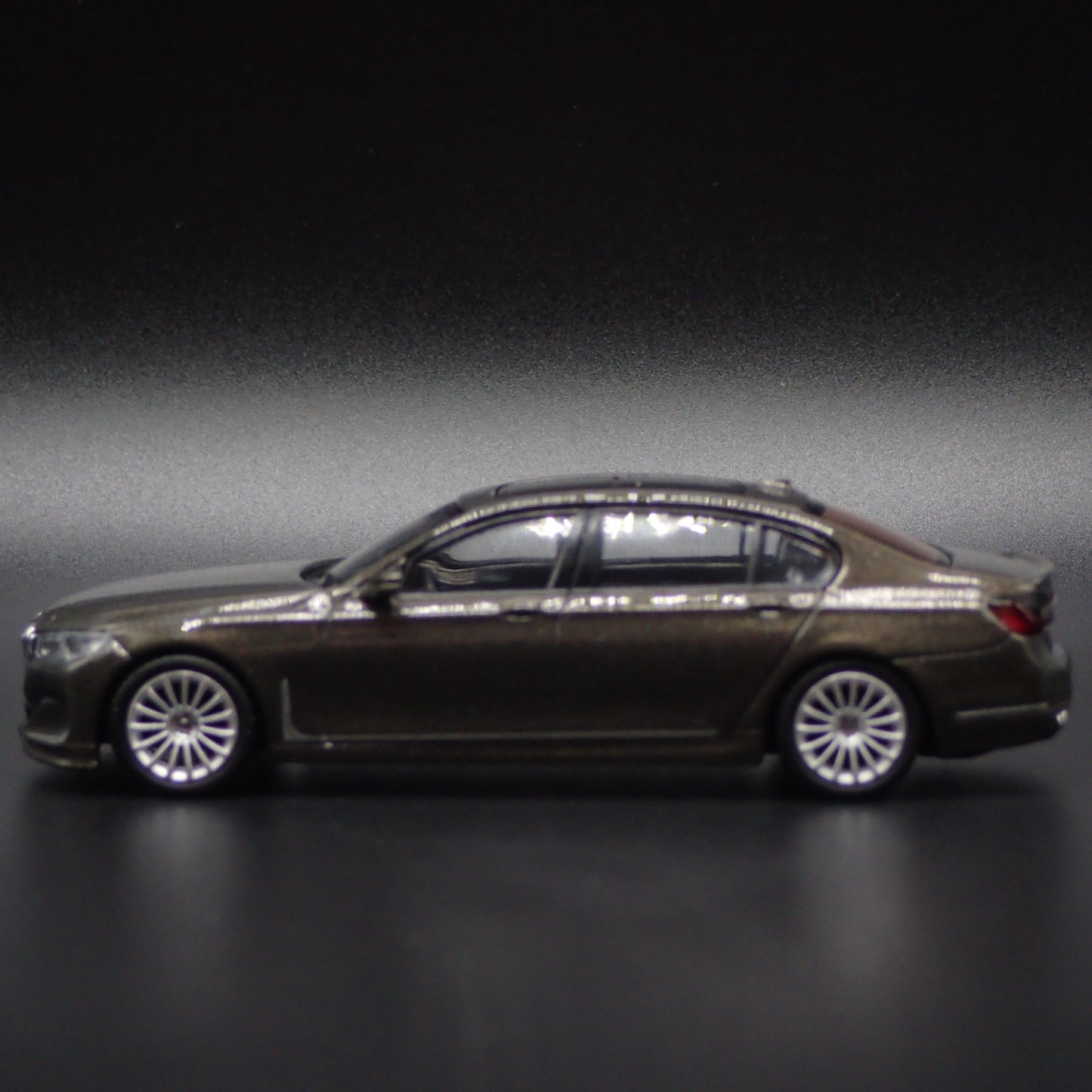 2019-2022 BMW ALPINA B7 xDRIVE GRAY 1:64 SCALE COLLECTIBLE DIECAST MODEL CAR