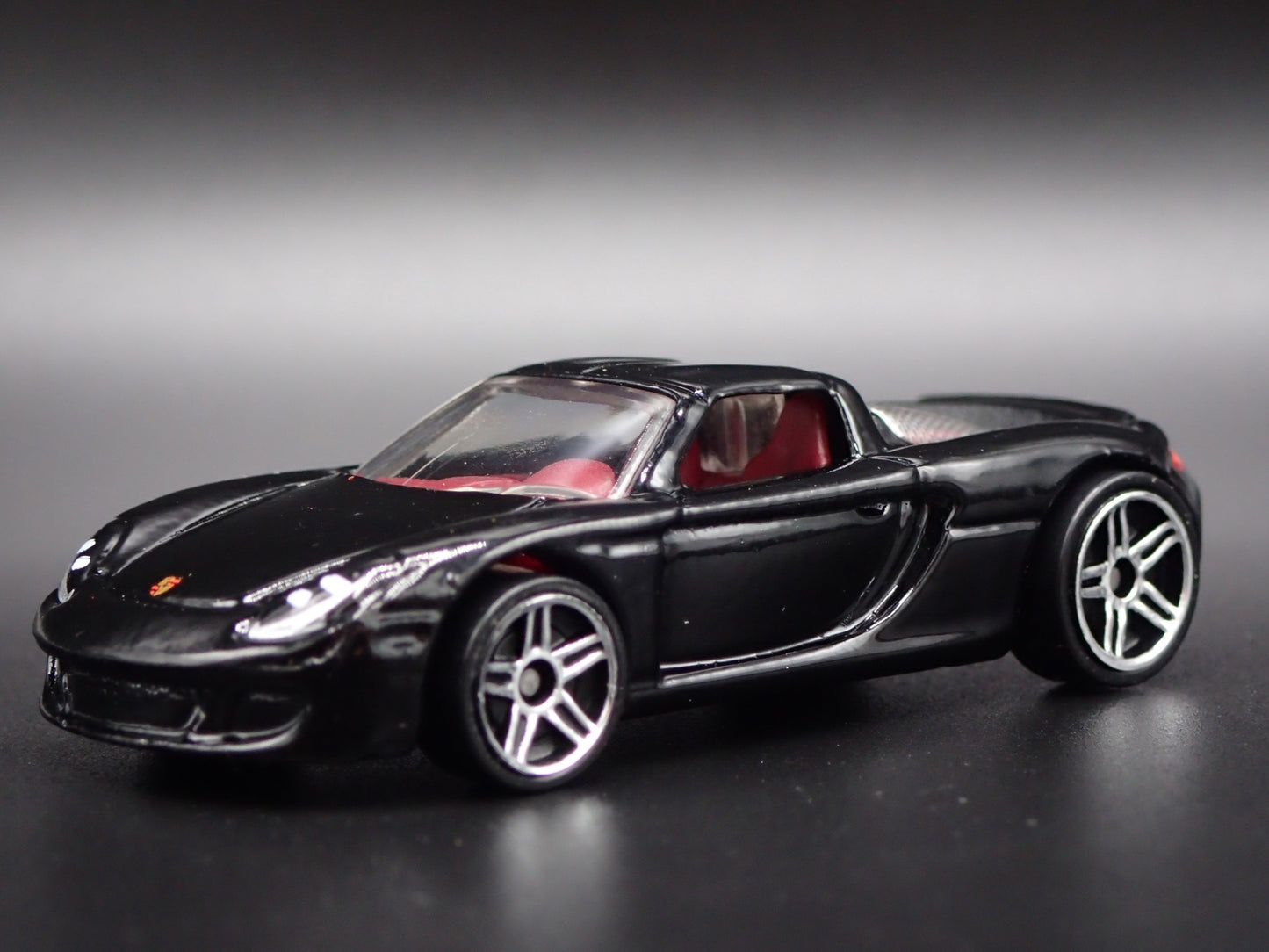 2003-2006 PORSCHE CARRERA GT SUPER CAR RARE 1:64 SCALE DIORAMA DIECAST MODEL CAR