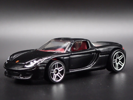 2003-2006 PORSCHE CARRERA GT SUPER CAR RARE 1:64 SCALE DIORAMA DIECAST MODEL CAR