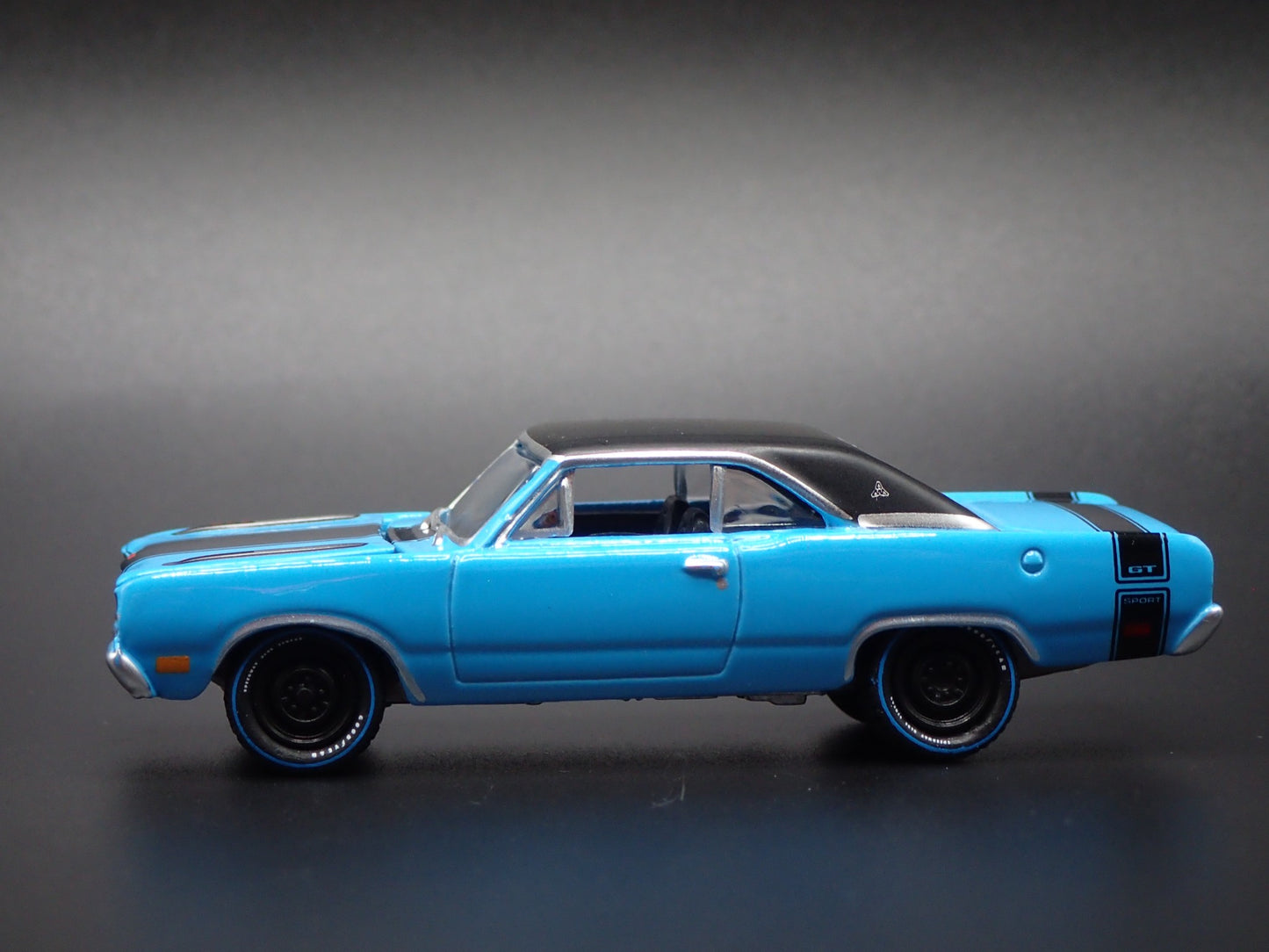 1969 69 DODGE DART GTS 340 BLUE 1:64 SCALE COLLECTIBLE DIORAMA DIECAST MODEL CAR