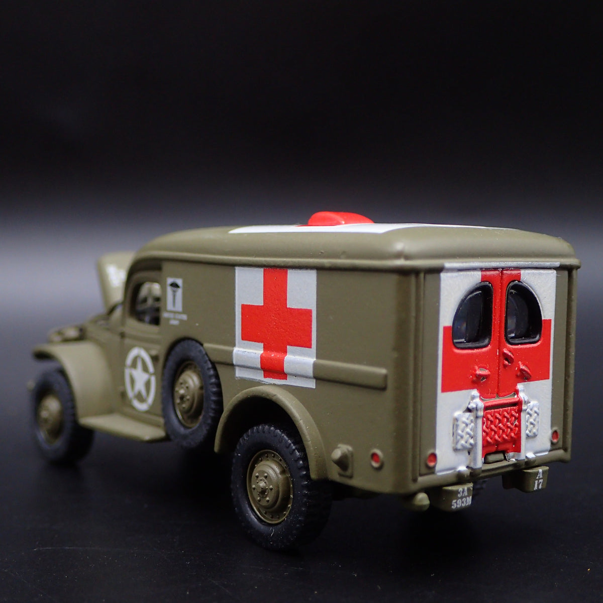 WWII GMC WC54 ARMY MILITARY AMBULANCE RARE 1:64 SCALE DIORAMA DIECAST MODEL CAR-Burning Rubber Toy Company