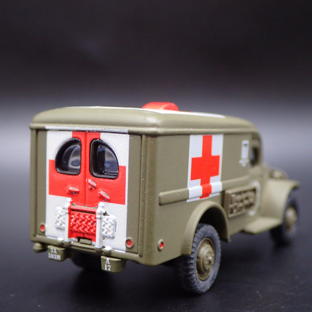 WWII GMC WC54 ARMY MILITARY AMBULANCE RARE 1:64 SCALE DIORAMA DIECAST MODEL CAR-Burning Rubber Toy Company