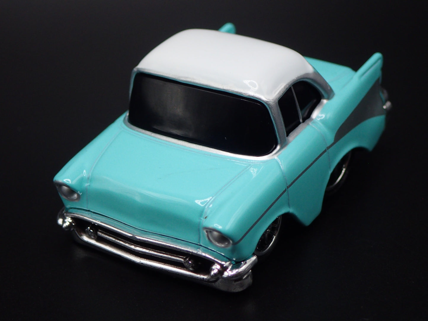 1957 57 CHEVY CHEVROLET BEL AIR TUNED TEAL 1:64 SCALE DIORAMA DIECAST MODEL CAR.