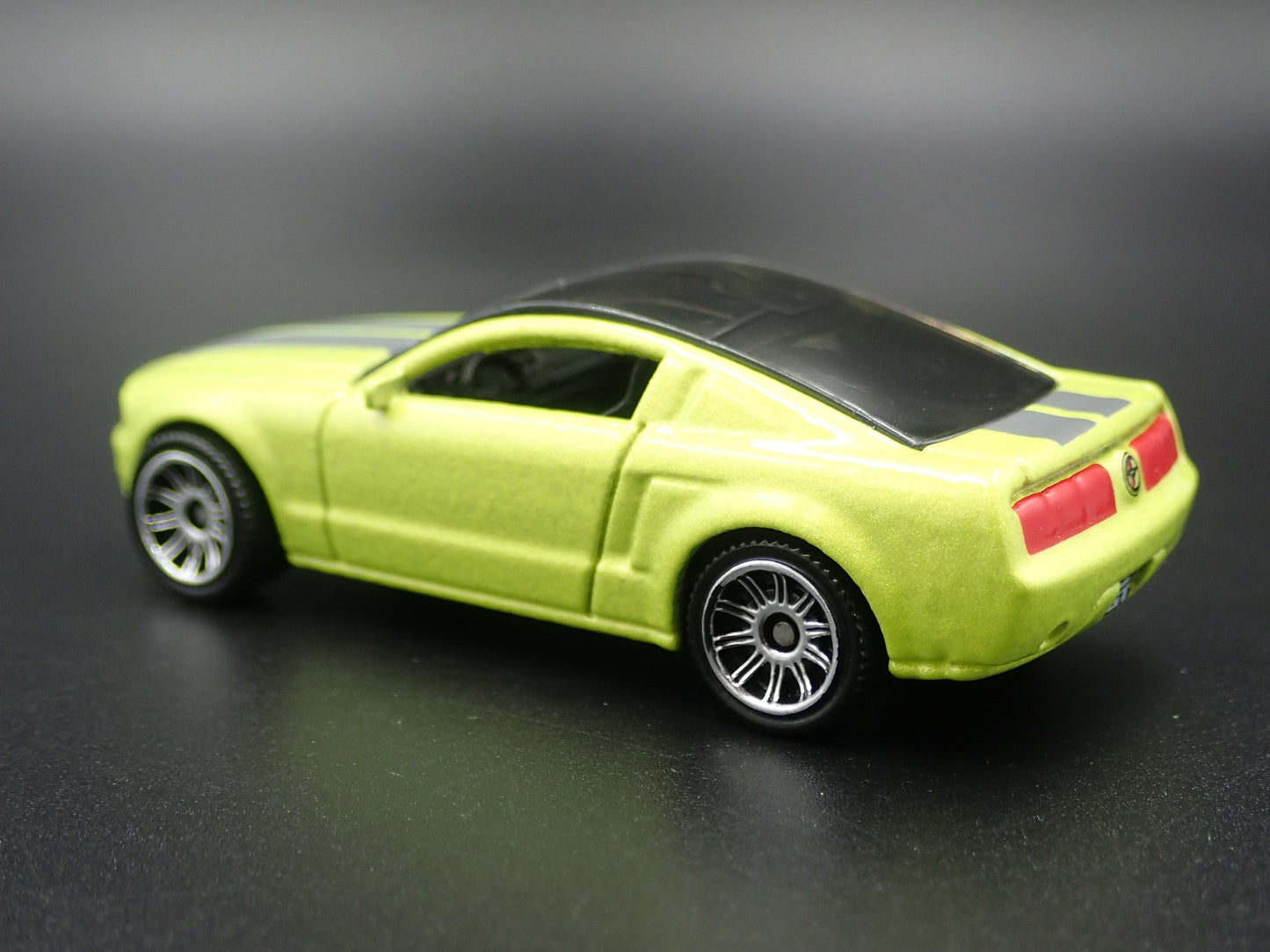 2004 04 FORD MUSTANG GT CONCEPT GREEN 1:64 SCALE COLLECTIBLE DIECAST MODEL CAR