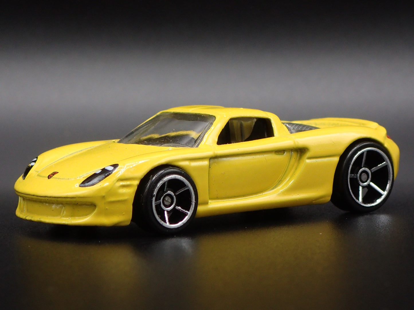 2003-2006 PORSCHE CARRERA GT SUPER CAR RARE 1:64 SCALE DIORAMA DIECAST MODEL CAR