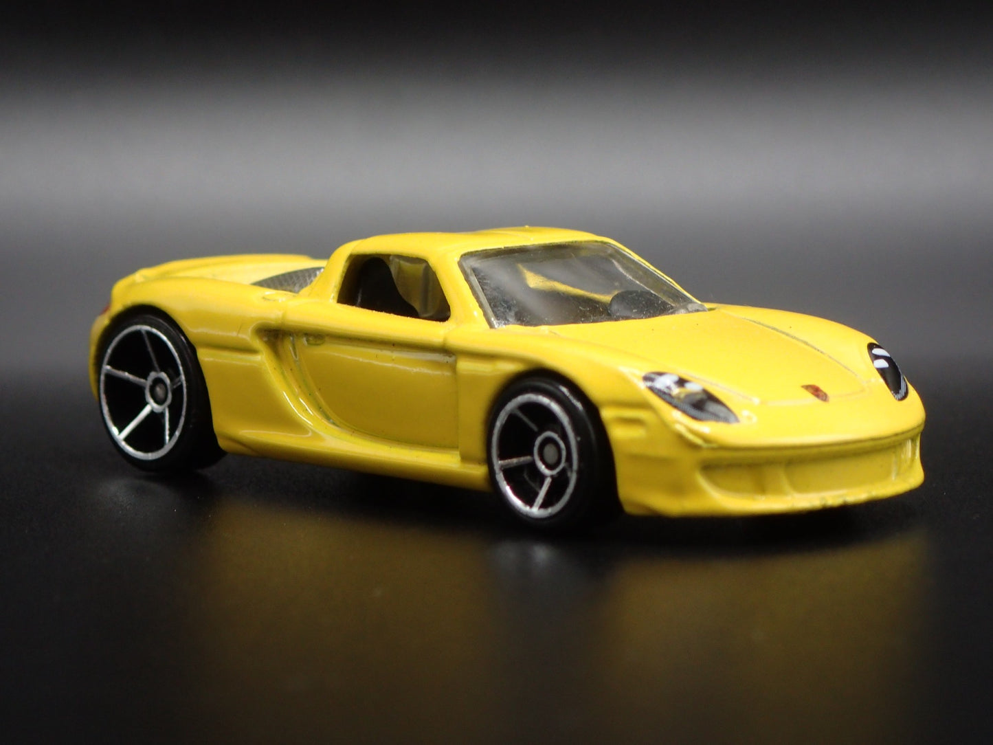 2003-2006 PORSCHE CARRERA GT SUPER CAR RARE 1:64 SCALE DIORAMA DIECAST MODEL CAR