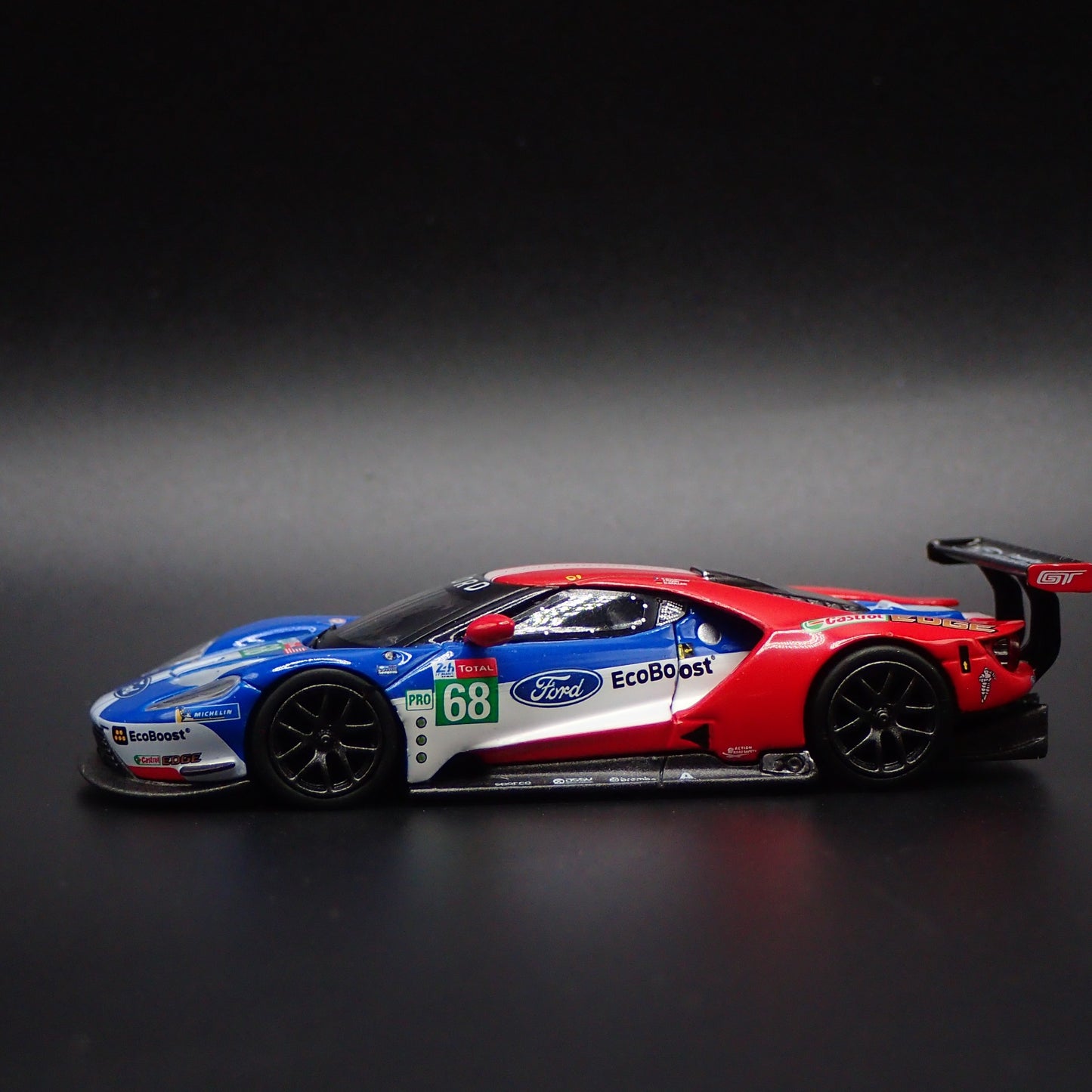 2019 FORD GT LM GTE PRO 68 24HRS OF LE MANS TEAM US 1:64 SCALE DIECAST MODEL CAR