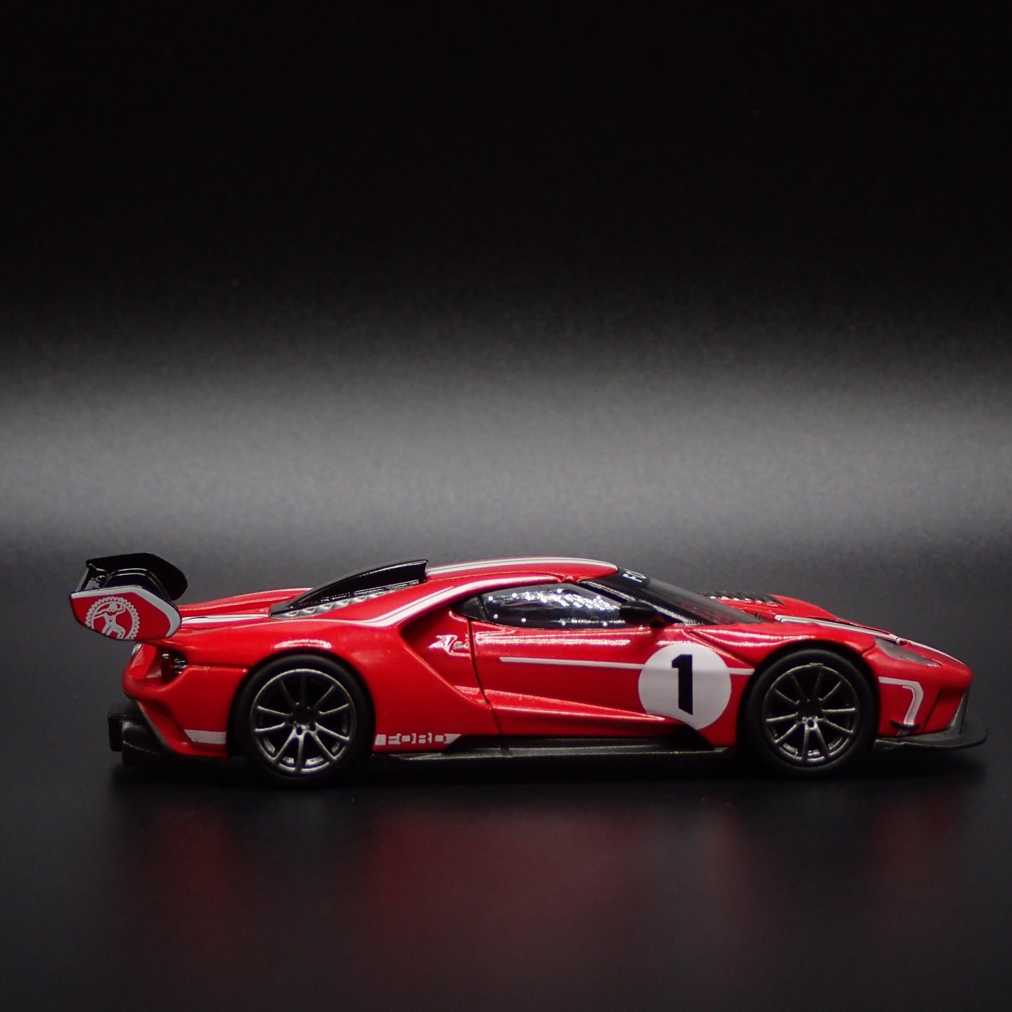 2017-2022 FORD GT MK II 013 RACING SUPERCAR 1:64 SCALE DIORAMA DIECAST MODEL CAR