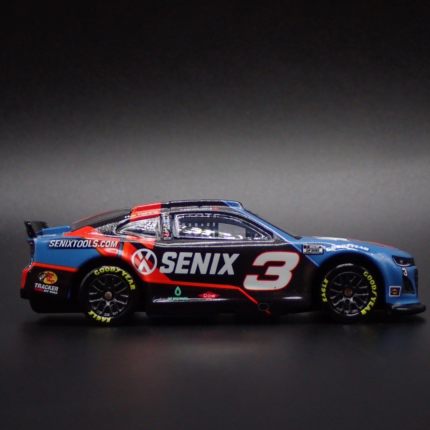 2024 CHEVY CAMARO ZL1 3 AUSTIN DILLON SENIX TOOLS NASCAR 1:64 DIECAST MODEL CAR