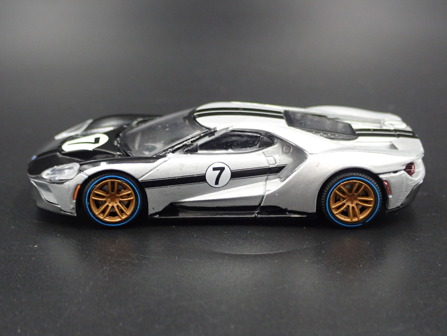2017-2022 FORD GT RACING #7 SUPERCAR SILVER 1:64 SCALE DIORAMA DIECAST MODEL CAR
