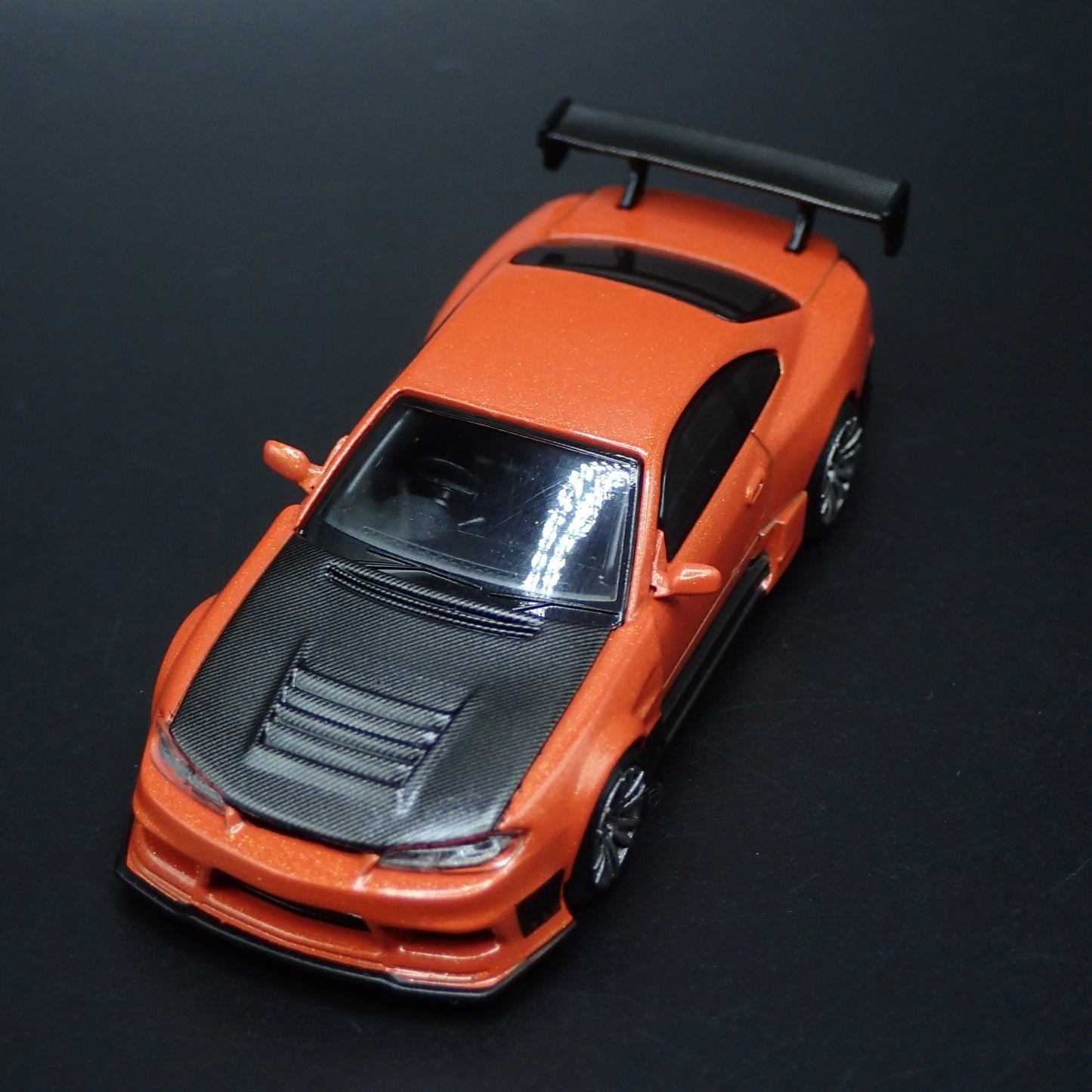 1999-2002 NISSAN SILVIA S15 D-MAX ORANGE 1:64 SCALE DIORAMA DIECAST MODEL CAR