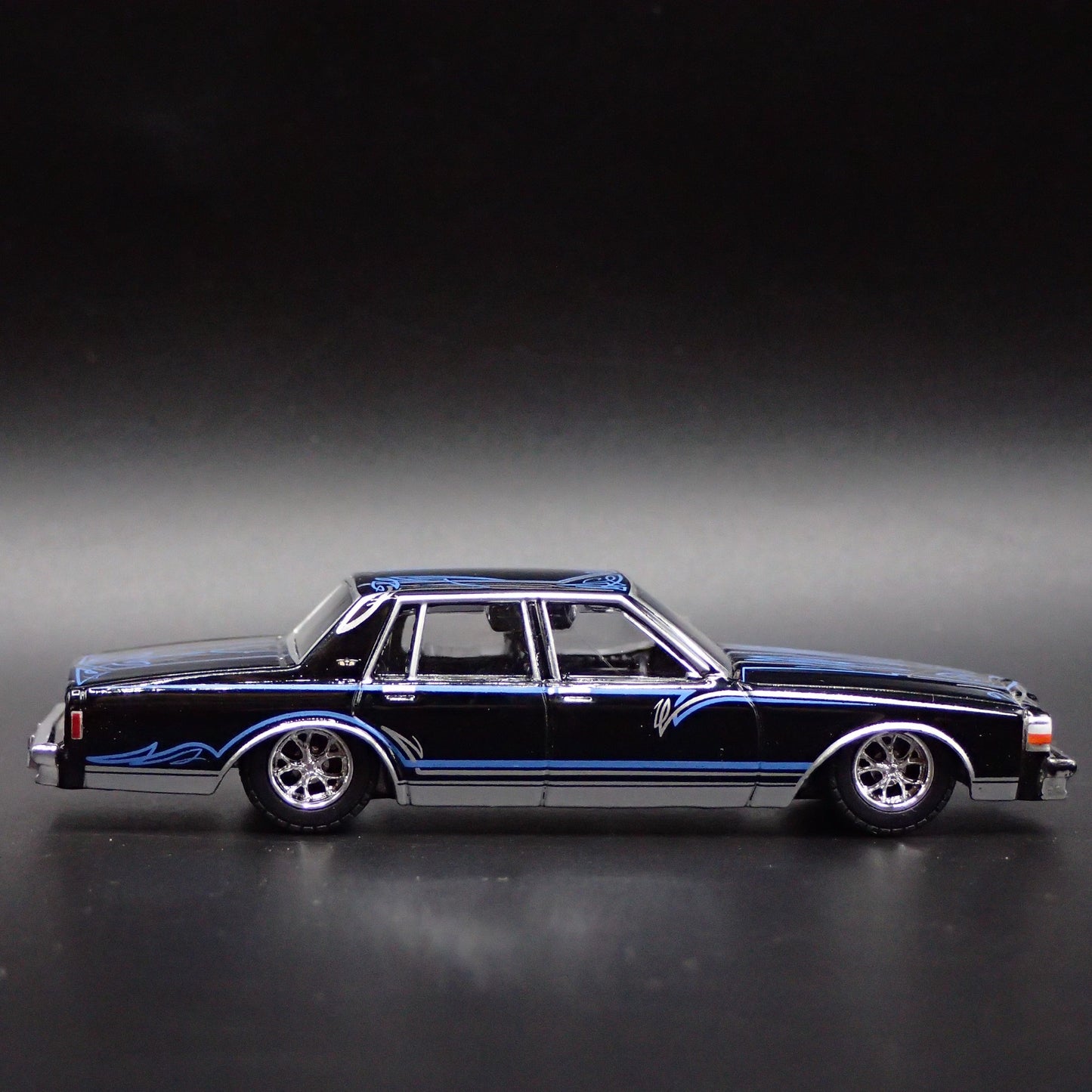 1987 87 CHEVY CHEVROLET CAPRICE LOWRIDER FOUR DOOR 1/64 SCALE DIECAST MODEL CAR