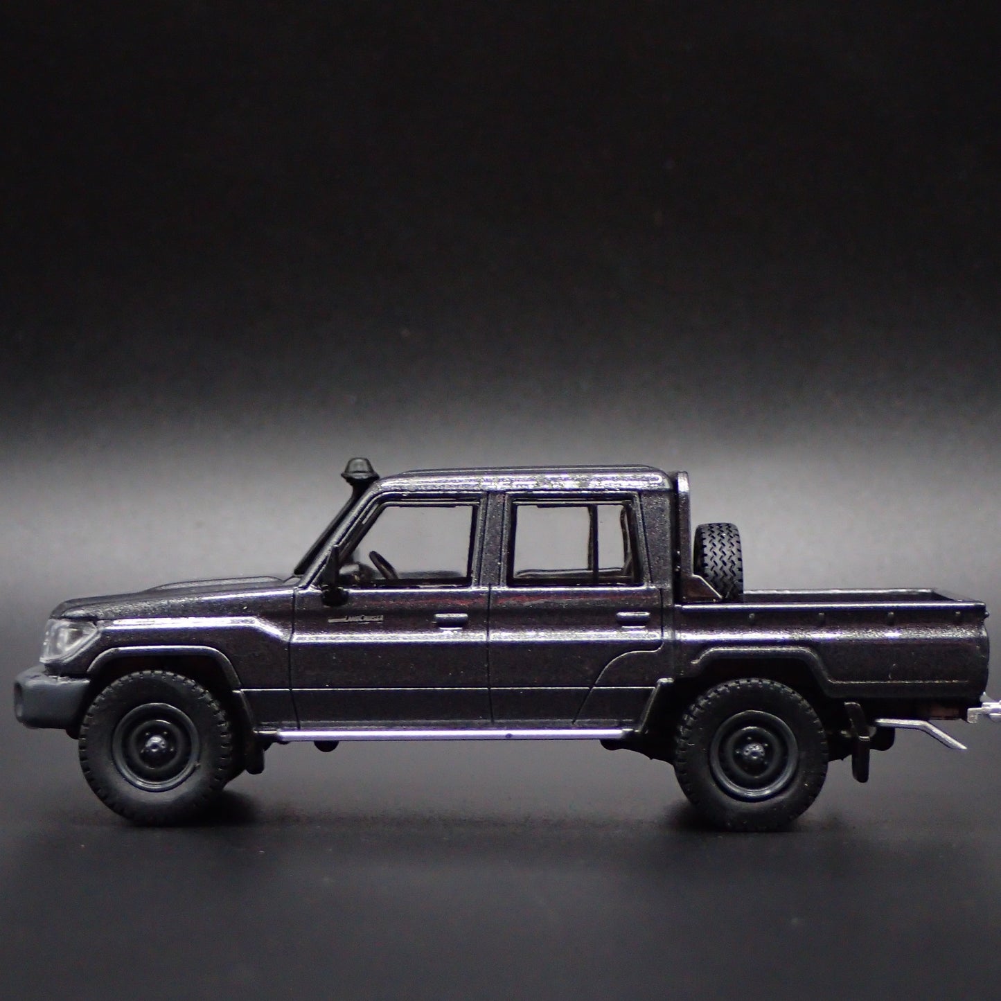 TOYOTA LAND CRUISER 70 SERIES DOUBLE CAB LC79 TRUCK 1/64 SCALE DIECAST MODEL CAR