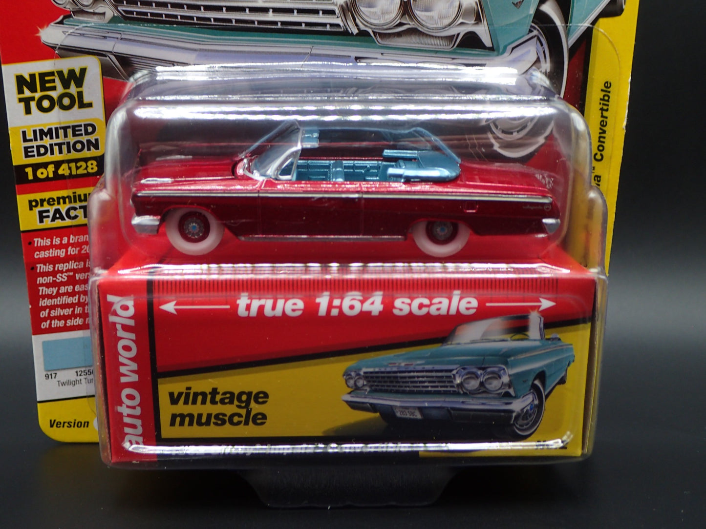 2018 AUTO WORLD 1962 CHEVY IMPALA CONVERTIBLE RELEASE 4 B ULTRA RED CHASE RARE