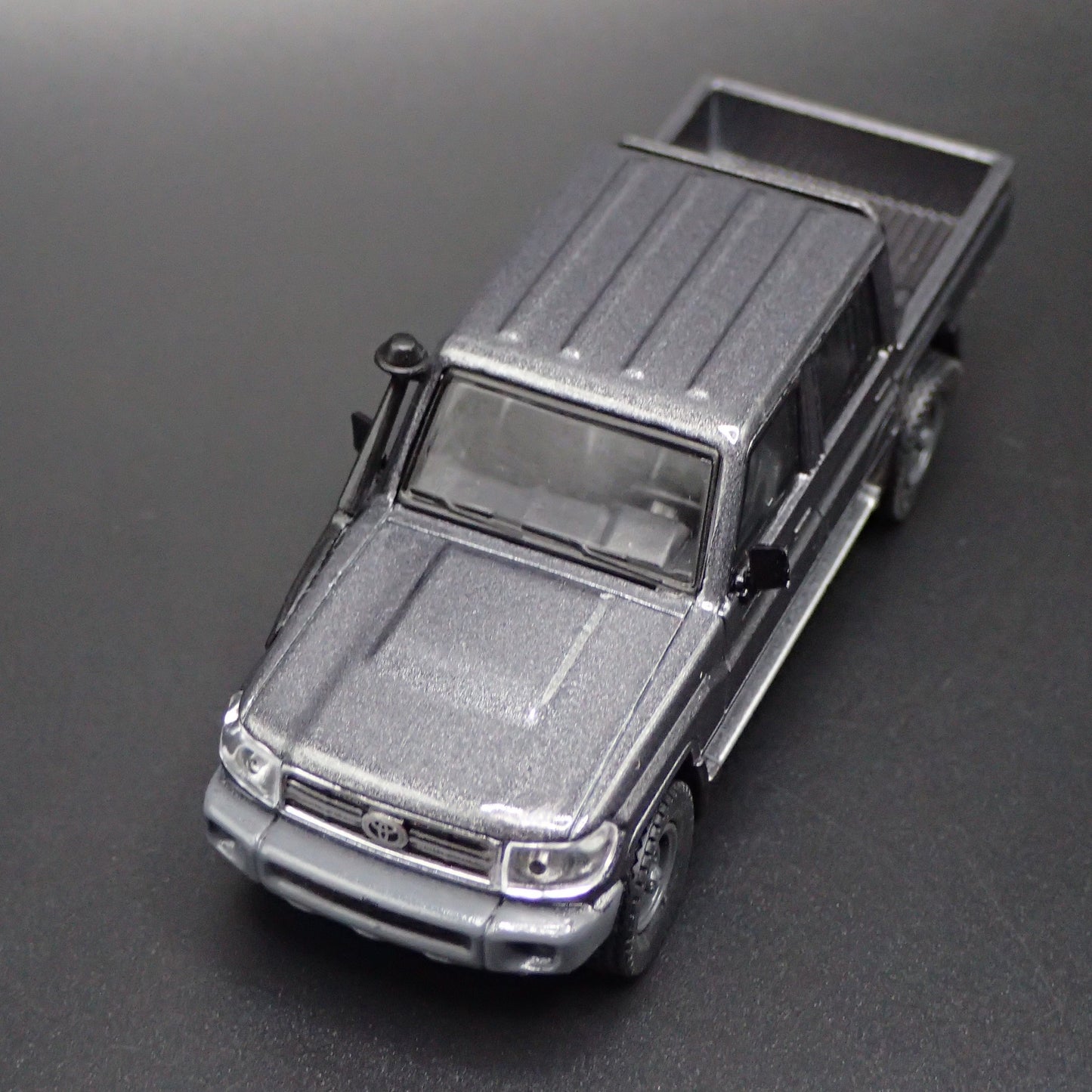 TOYOTA LAND CRUISER 70 SERIES DOUBLE CAB LC79 TRUCK 1/64 SCALE DIECAST MODEL CAR