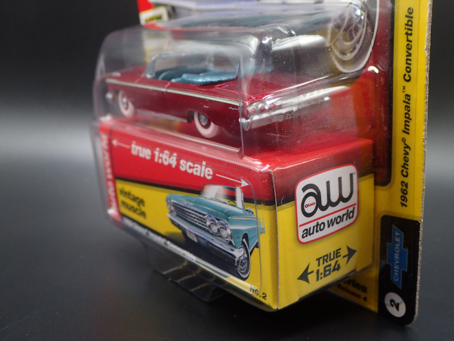 2018 AUTO WORLD 1962 CHEVY IMPALA CONVERTIBLE RELEASE 4 B ULTRA RED CHASE RARE