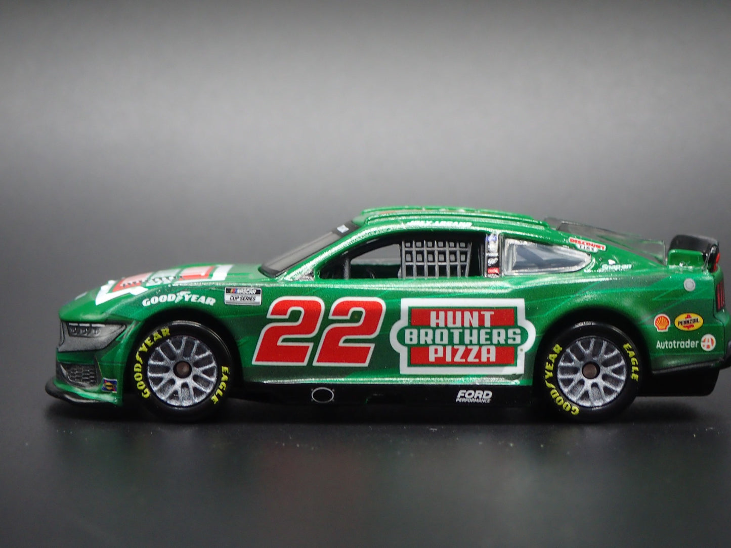 2025 25 FORD MUSTANG 22 JOEY LOGANO HUNTS NASCAR 1:64 SCALE DIECAST MODEL CAR