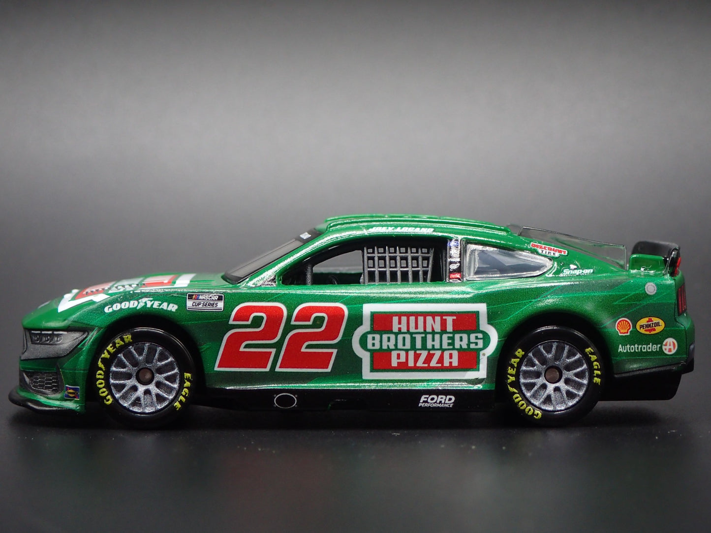 2025 25 FORD MUSTANG 22 JOEY LOGANO HUNTS NASCAR 1:64 SCALE DIECAST MODEL CAR