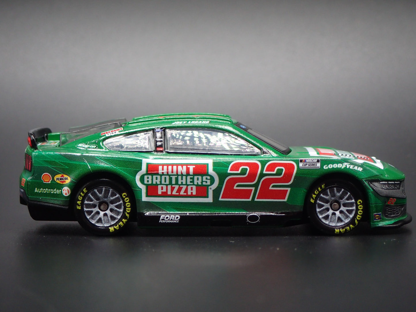 2025 25 FORD MUSTANG 22 JOEY LOGANO HUNTS NASCAR 1:64 SCALE DIECAST MODEL CAR
