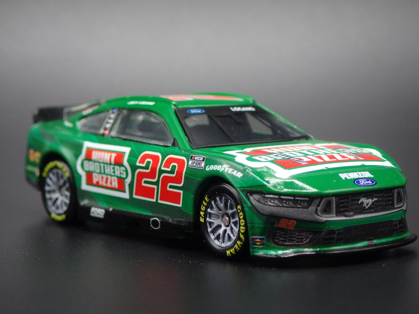 2025 25 FORD MUSTANG 22 JOEY LOGANO HUNTS NASCAR 1:64 SCALE DIECAST MODEL CAR