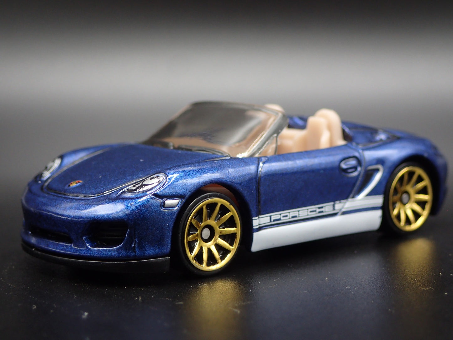 2012-2016 PORSCHE BOXSTER SPYDER BLUE 1:64 SCALE DIORAMA DIECAST MODEL CAR