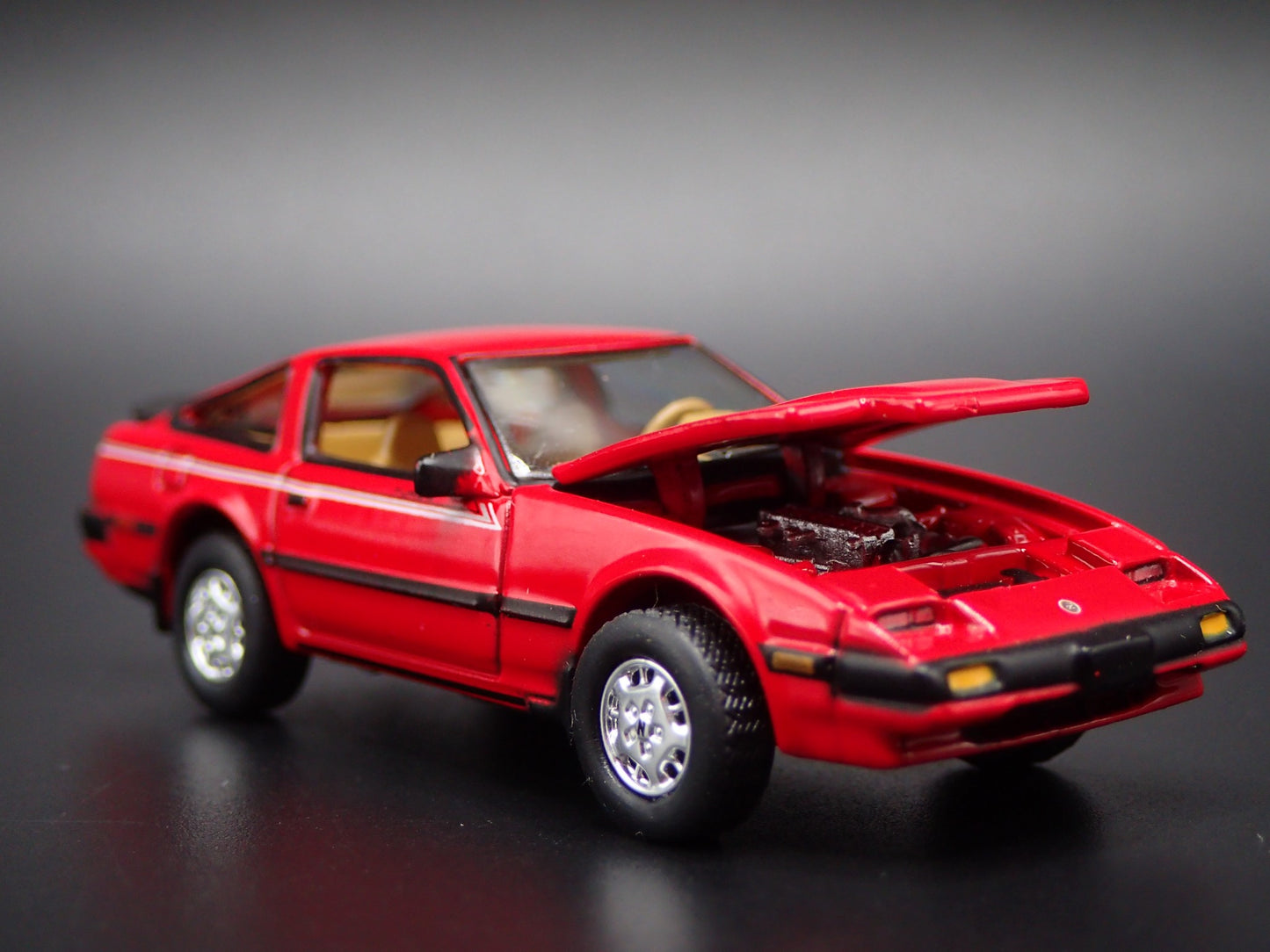 1983-1989 NISSAN 300ZX TURBO 1:64 SCALE COLLECTIBLE DIORAMA DIECAST MODEL CAR