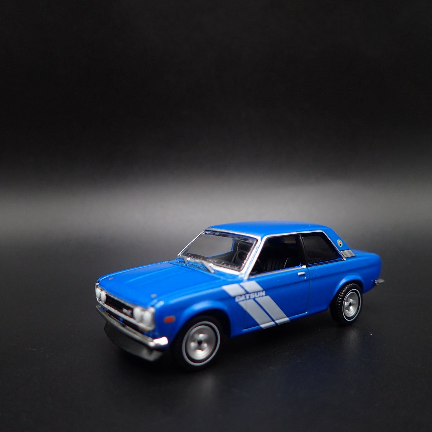 1967-1973 DATSUN 510 2 TWO DOOR 1:64 SCALE COLLECTIBLE DIORAMA DIECAST MODEL CAR