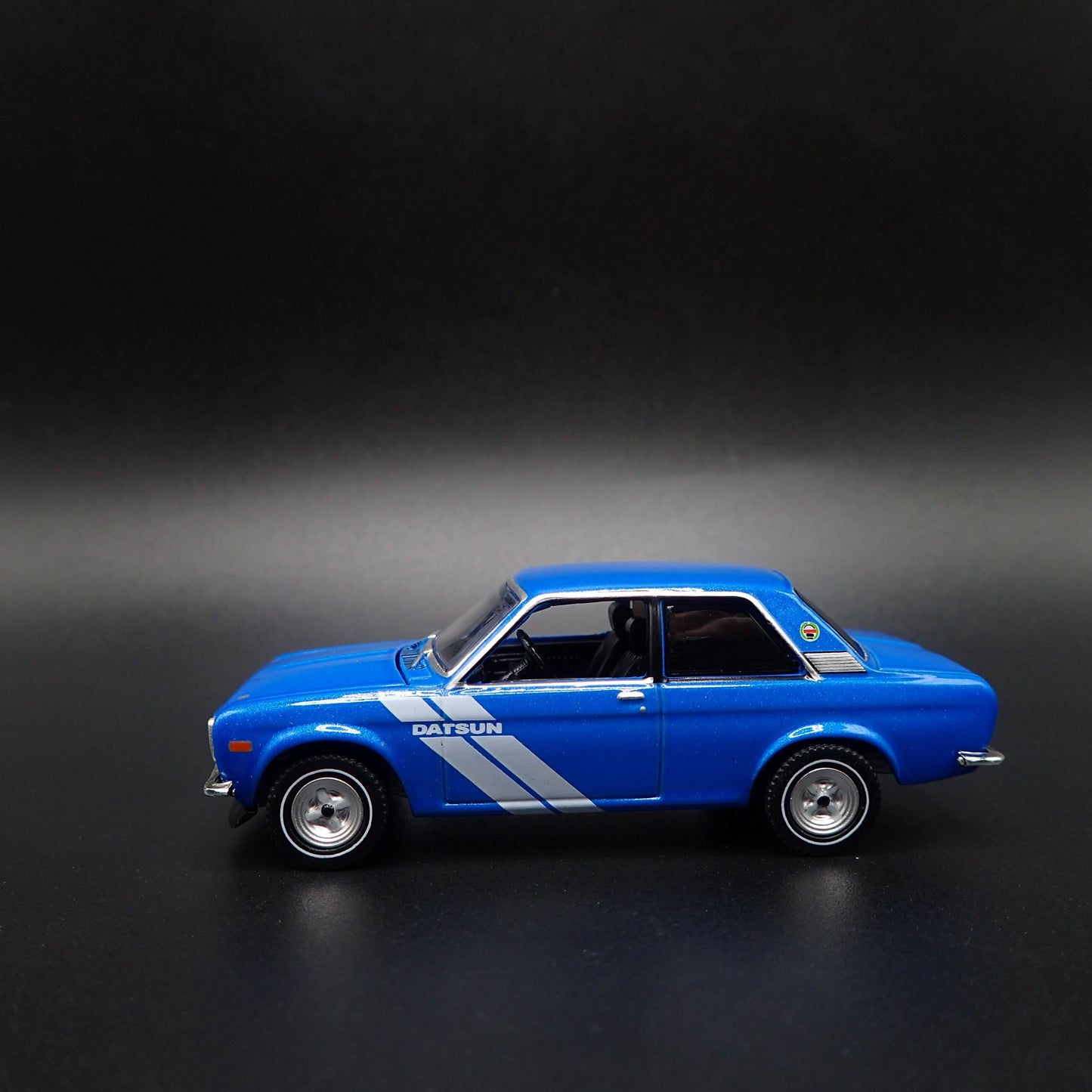 1967-1973 DATSUN 510 2 TWO DOOR 1:64 SCALE COLLECTIBLE DIORAMA DIECAST MODEL CAR