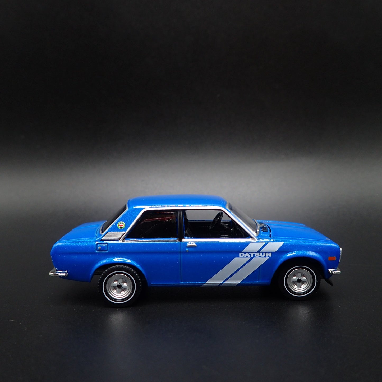 1967-1973 DATSUN 510 2 TWO DOOR 1:64 SCALE COLLECTIBLE DIORAMA DIECAST MODEL CAR