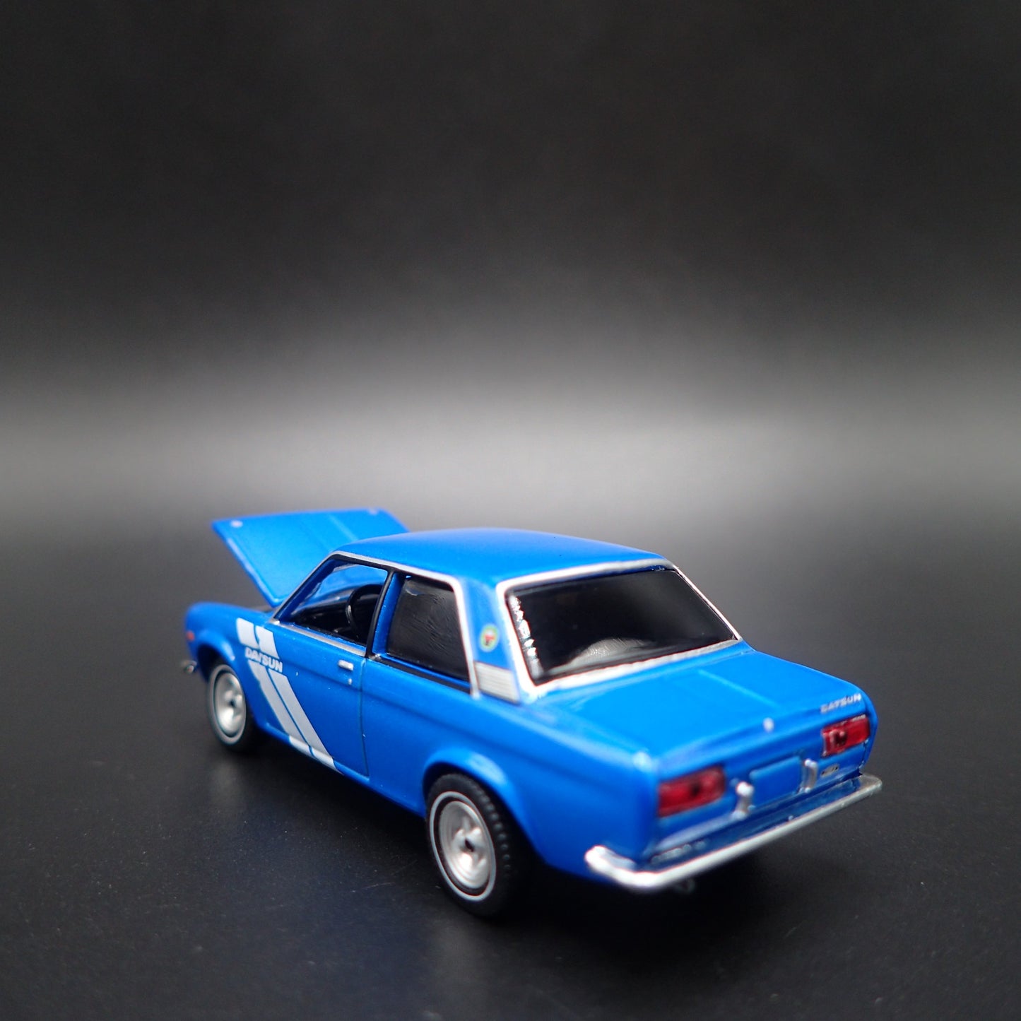 1967-1973 DATSUN 510 2 TWO DOOR 1:64 SCALE COLLECTIBLE DIORAMA DIECAST MODEL CAR