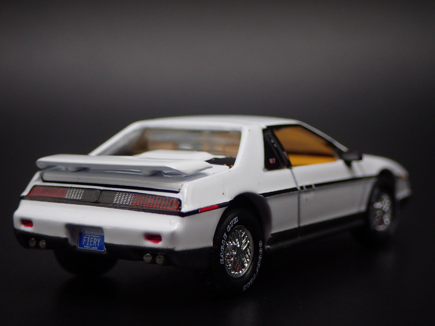 1985 85 PONTIAC FIERO GT WHITE 1/64 SCALE COLLECTIBLE DIORAMA DIECAST MODEL CAR