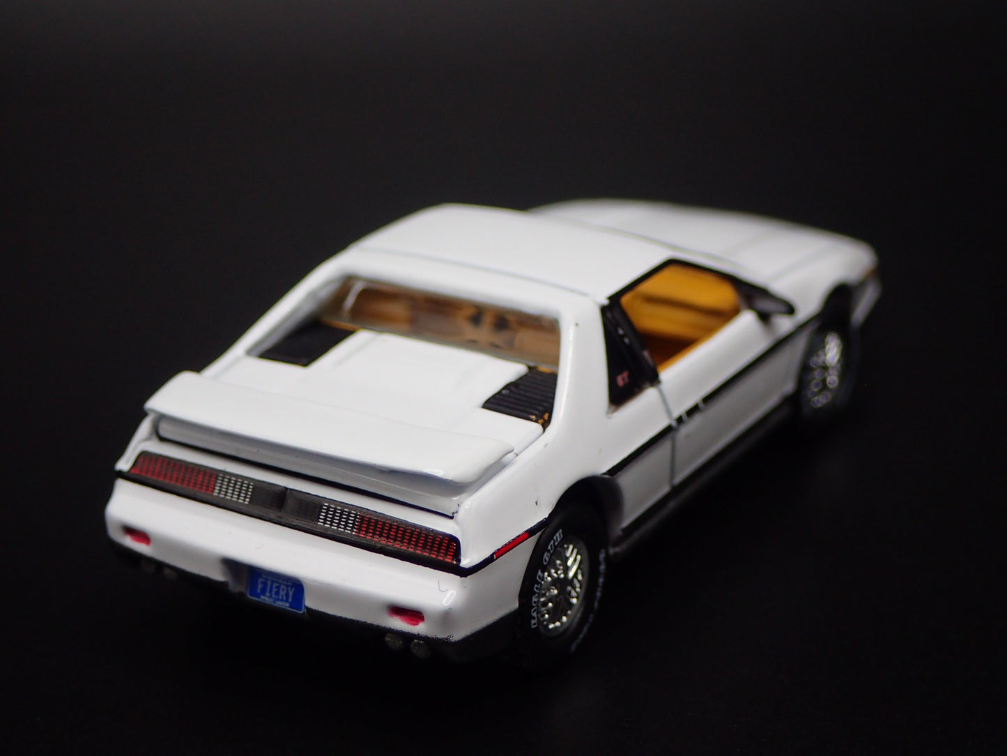 1985 85 PONTIAC FIERO GT WHITE 1/64 SCALE COLLECTIBLE DIORAMA DIECAST MODEL CAR