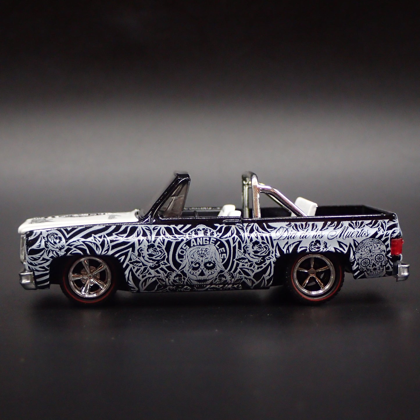 1973 73 GMC JIMMY SIERRA DIAS DE LOS MUERTOS SQUARE 1/64 SCALE DIECAST MODEL CAR