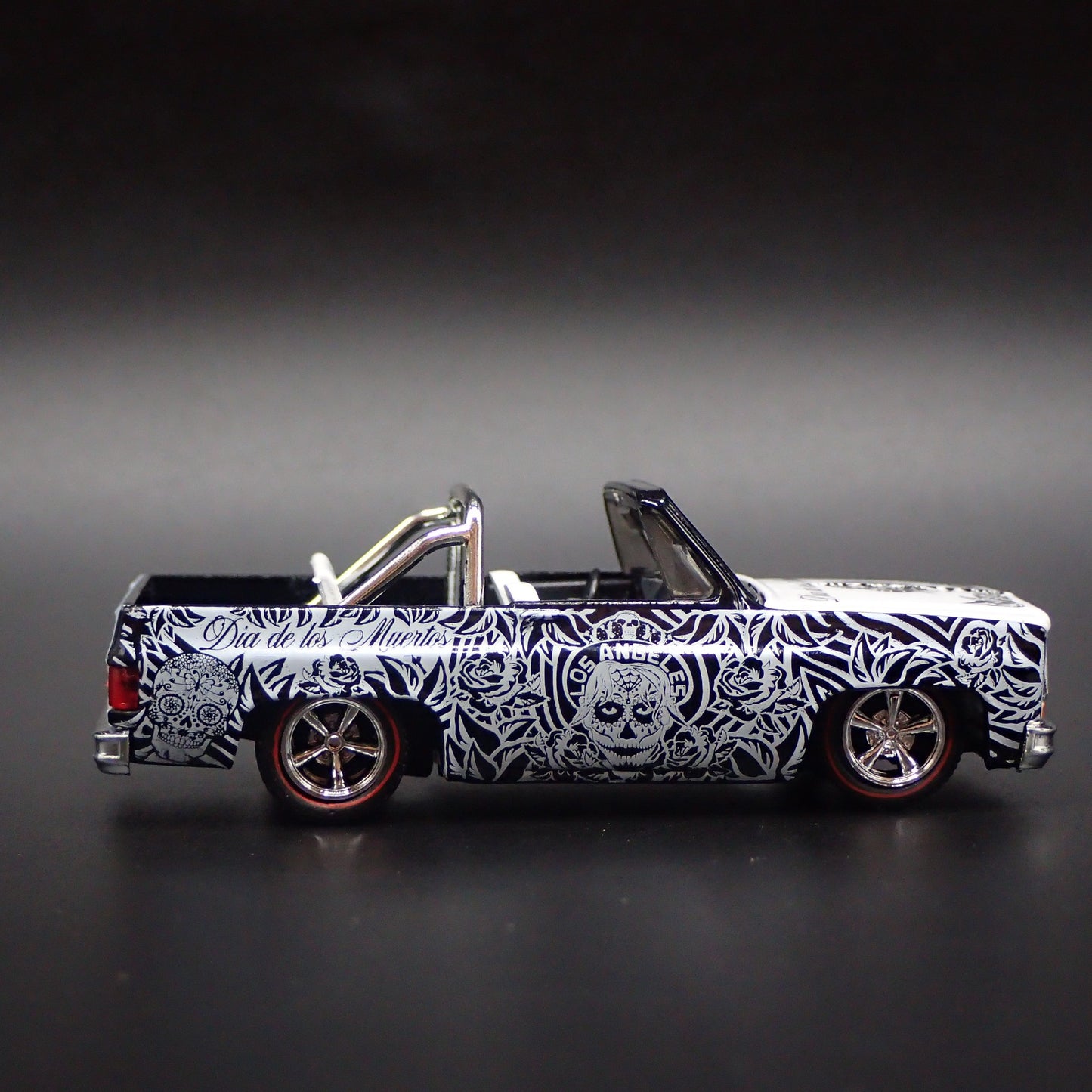 1973 73 GMC JIMMY SIERRA DIAS DE LOS MUERTOS SQUARE 1/64 SCALE DIECAST MODEL CAR
