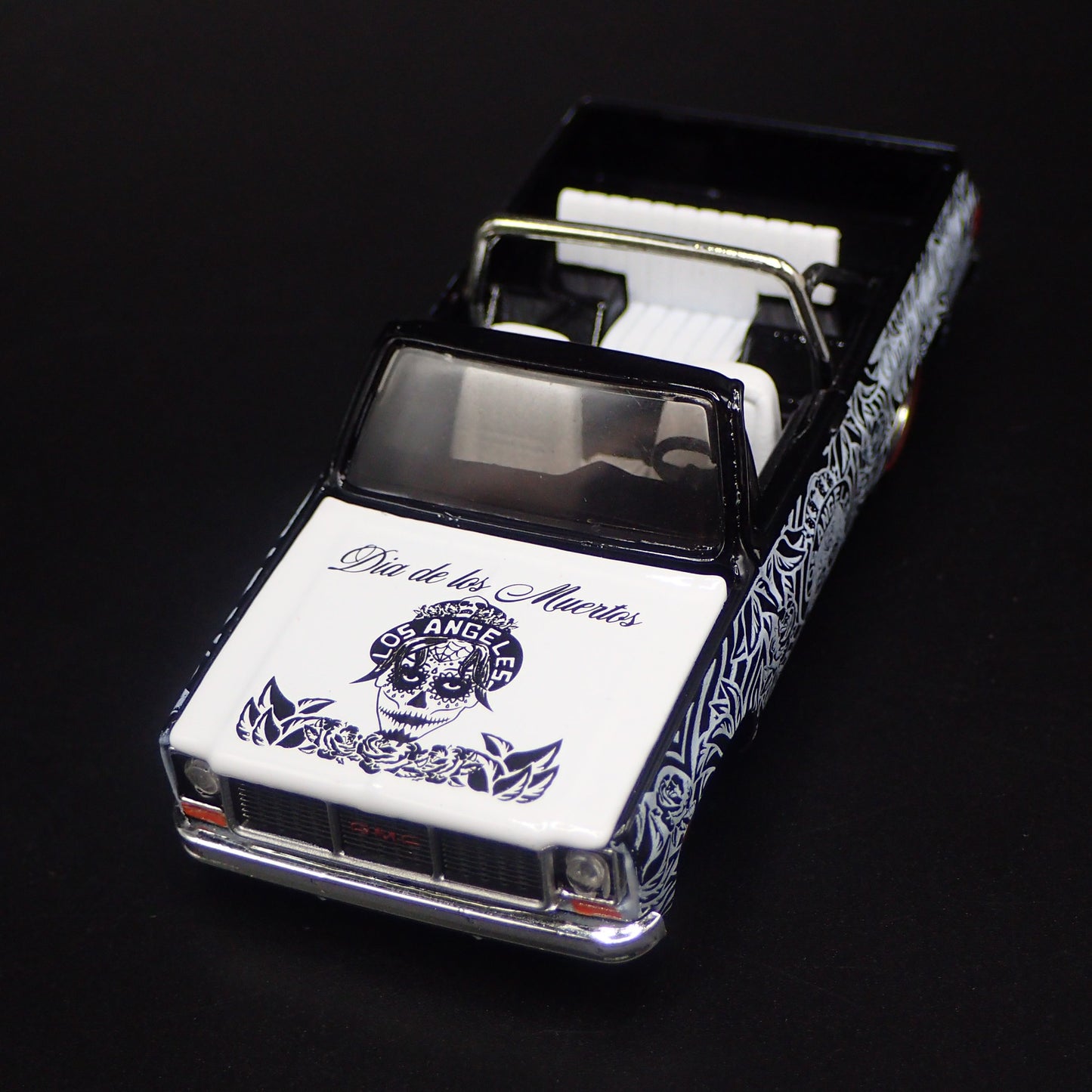 1973 73 GMC JIMMY SIERRA DIAS DE LOS MUERTOS SQUARE 1/64 SCALE DIECAST MODEL CAR