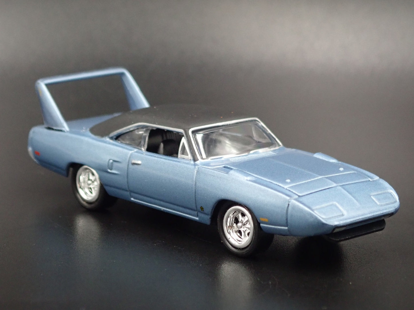 1970 70 PLYMOUTH SUPERBIRD BLUE 1:64 SCALE COLLECTIBLE DIECAST MODEL CAR