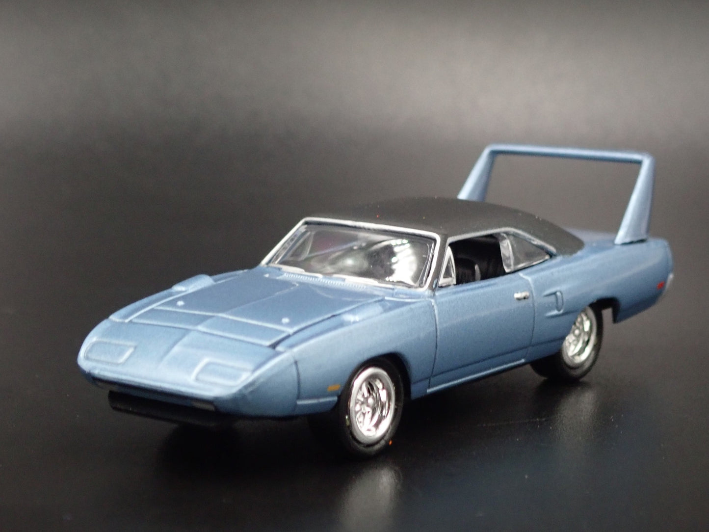 1970 70 PLYMOUTH SUPERBIRD BLUE 1:64 SCALE COLLECTIBLE DIECAST MODEL CAR
