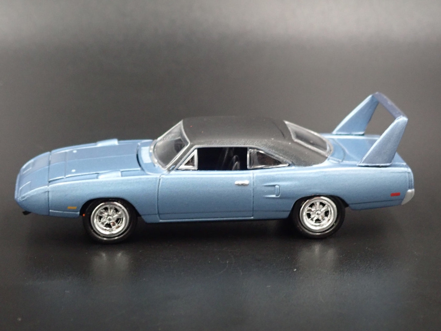 1970 70 PLYMOUTH SUPERBIRD BLUE 1:64 SCALE COLLECTIBLE DIECAST MODEL CAR