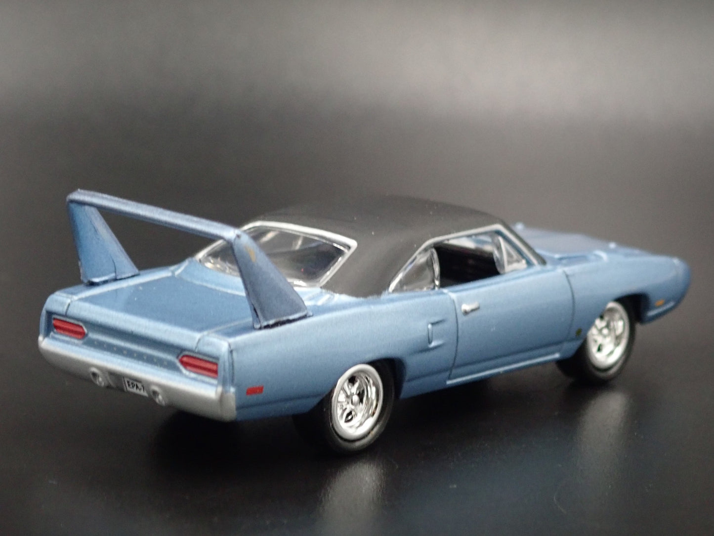 1970 70 PLYMOUTH SUPERBIRD BLUE 1:64 SCALE COLLECTIBLE DIECAST MODEL CAR