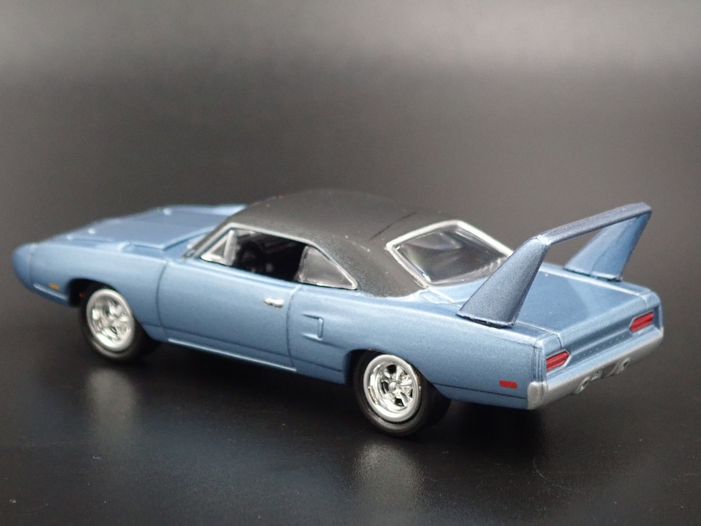1970 70 PLYMOUTH SUPERBIRD BLUE 1:64 SCALE COLLECTIBLE DIECAST MODEL CAR