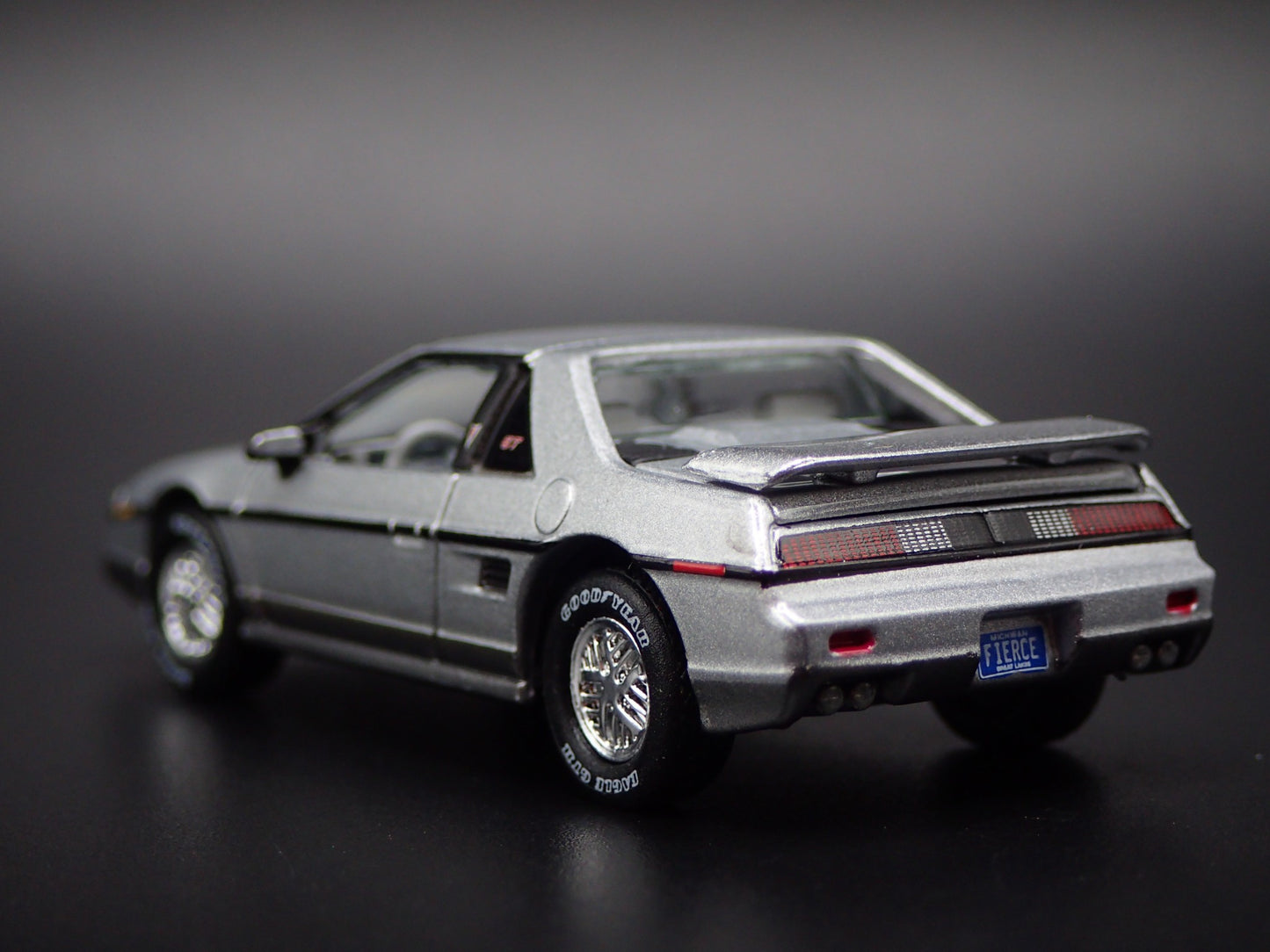 1985 85 PONTIAC FIERO GT GRAY 1/64 SCALE COLLECTIBLE DIORAMA DIECAST MODEL CAR