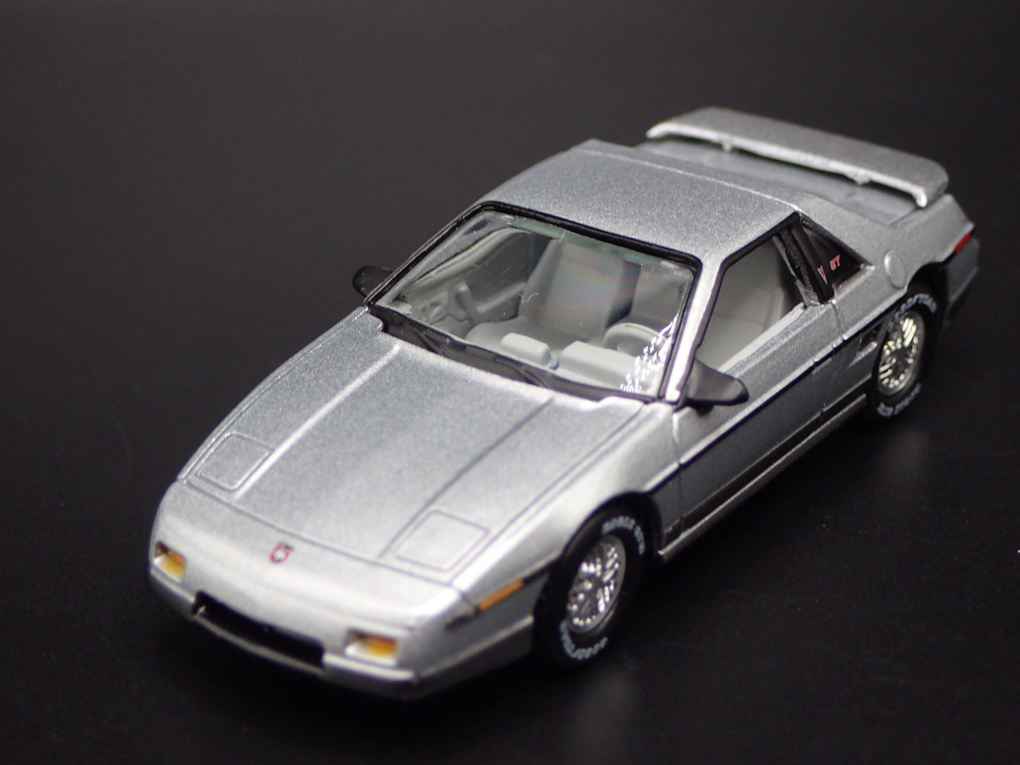 1985 85 PONTIAC FIERO GT GRAY 1/64 SCALE COLLECTIBLE DIORAMA DIECAST MODEL CAR