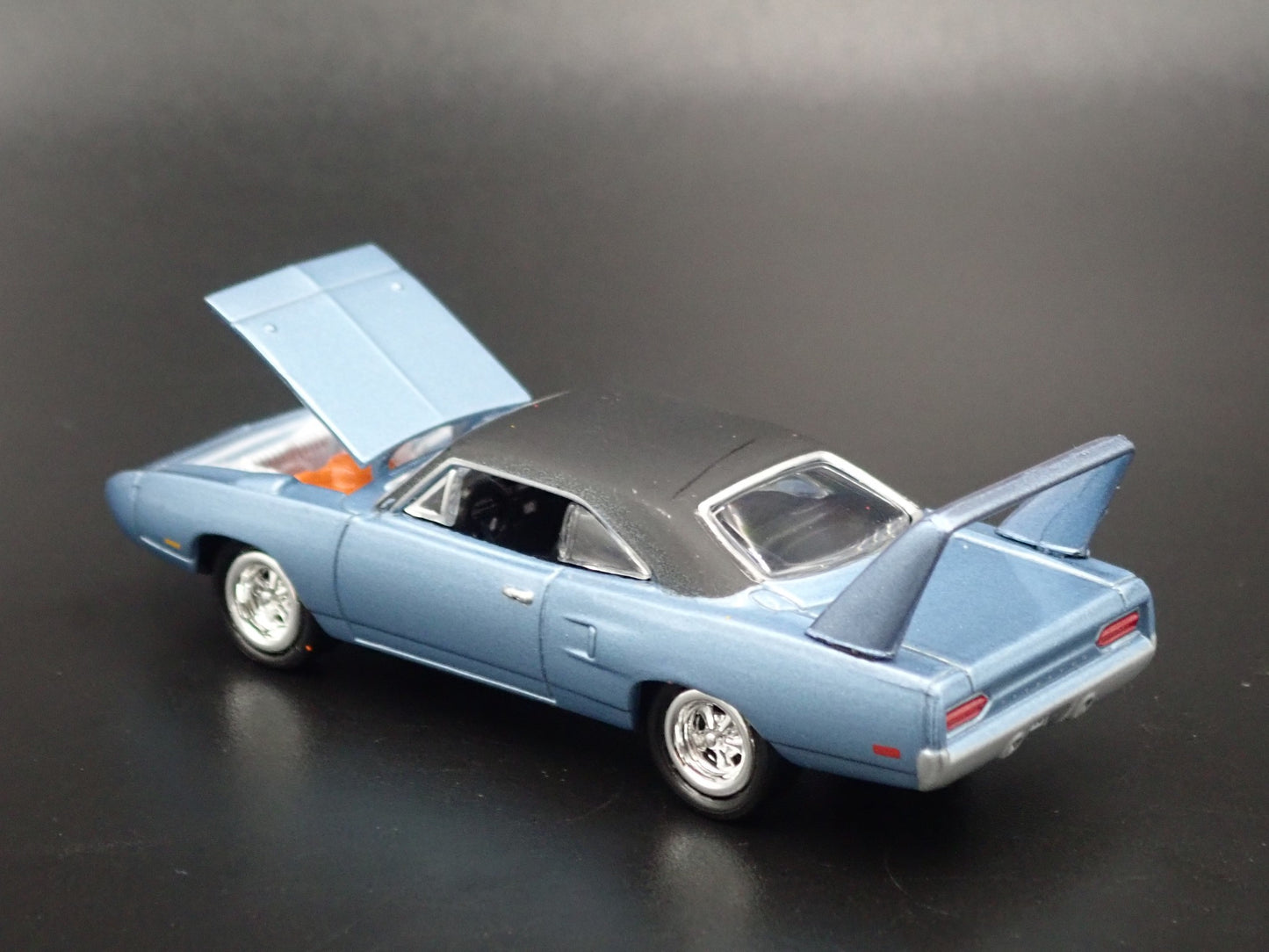 1970 70 PLYMOUTH SUPERBIRD BLUE 1:64 SCALE COLLECTIBLE DIECAST MODEL CAR