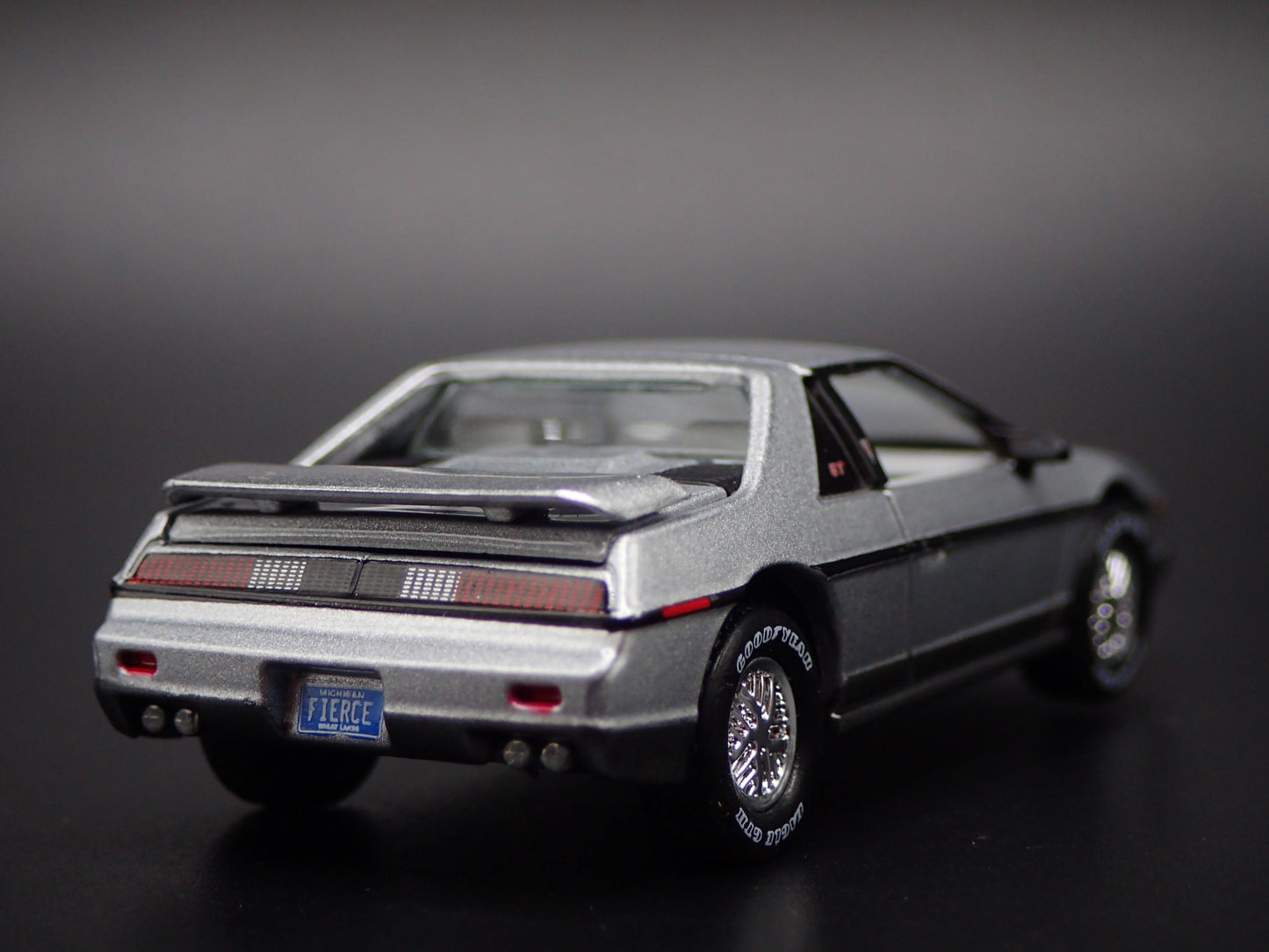 1985 85 PONTIAC FIERO GT GRAY 1/64 SCALE COLLECTIBLE DIORAMA DIECAST MODEL CAR
