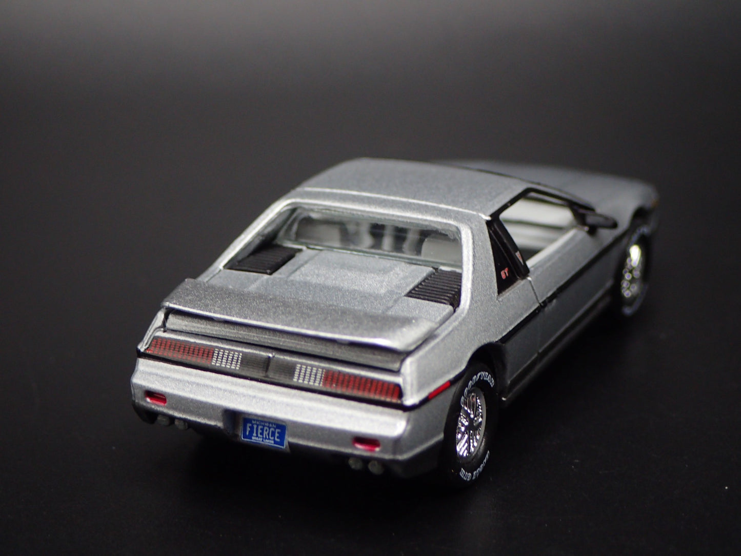 1985 85 PONTIAC FIERO GT GRAY 1/64 SCALE COLLECTIBLE DIORAMA DIECAST MODEL CAR