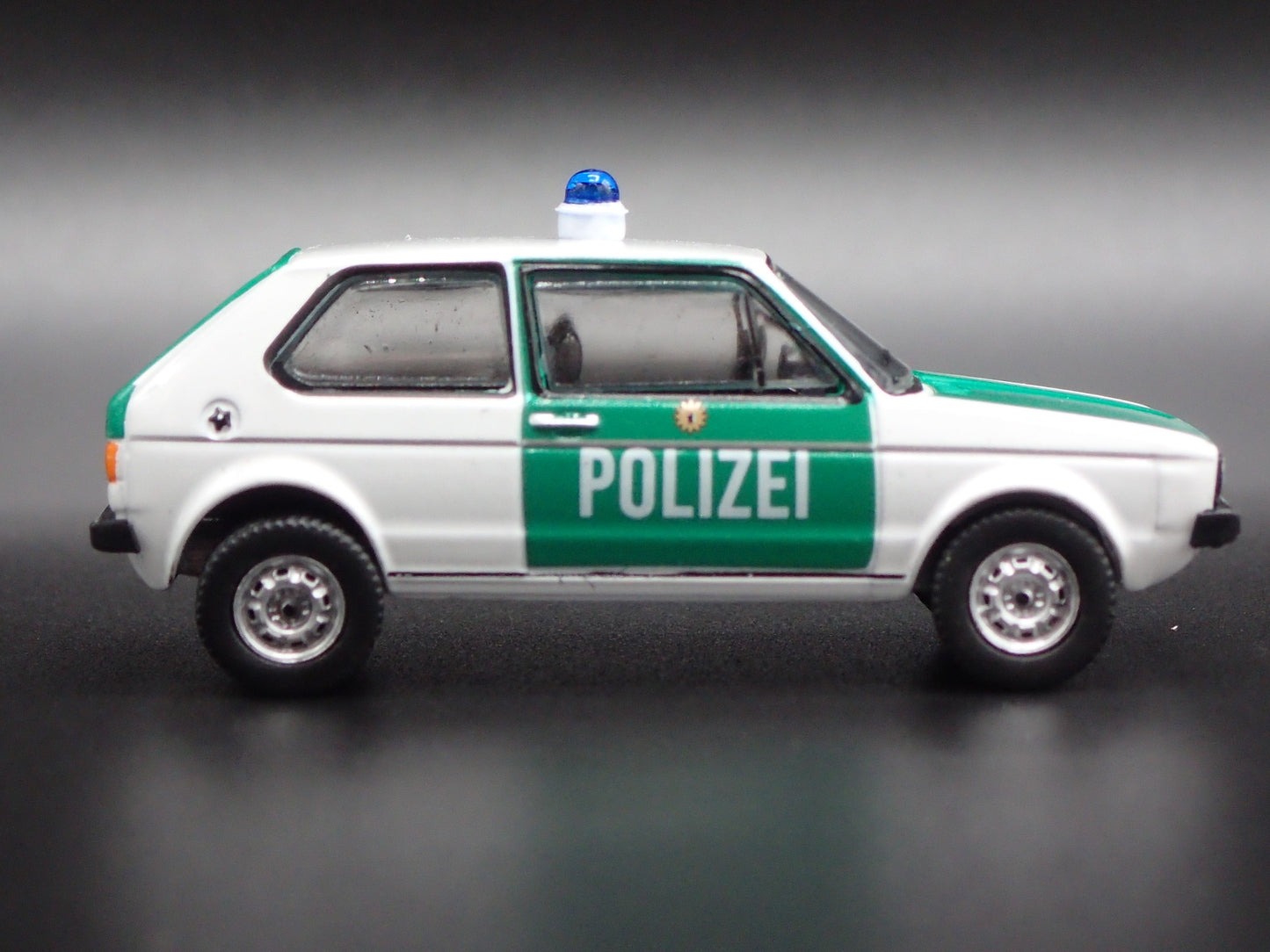 1974 74 VW VOLKSWAGEN GOLF BERLIN, GERMANY POLIZEI  1:64 SCALE DIECAST MODEL CAR