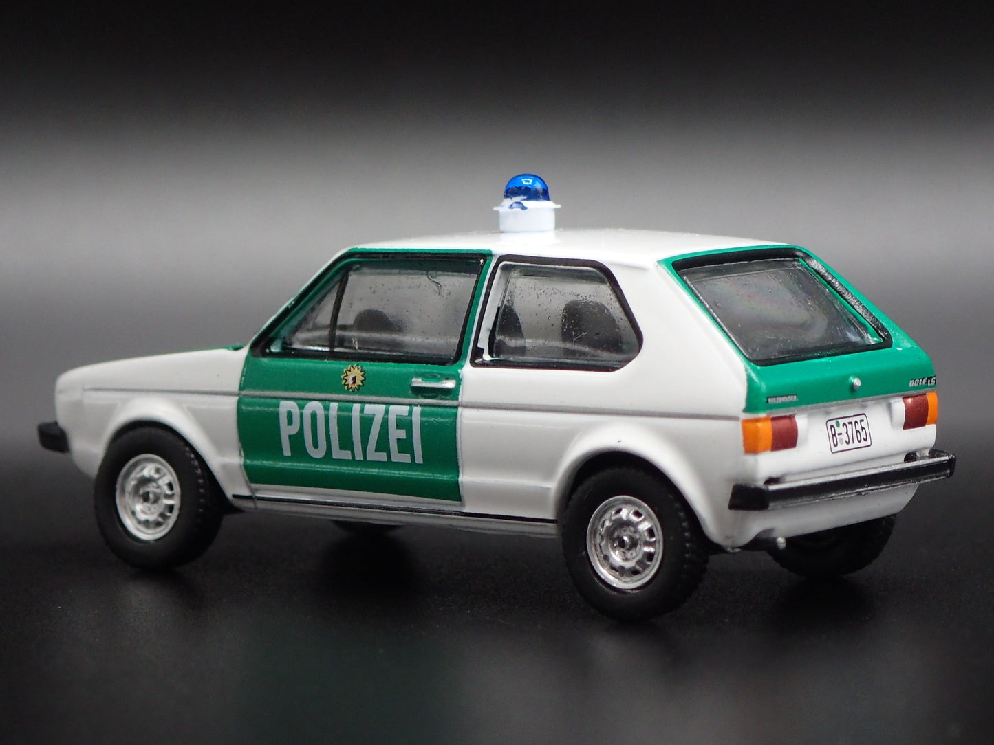 1974 74 VW VOLKSWAGEN GOLF BERLIN, GERMANY POLIZEI  1:64 SCALE DIECAST MODEL CAR