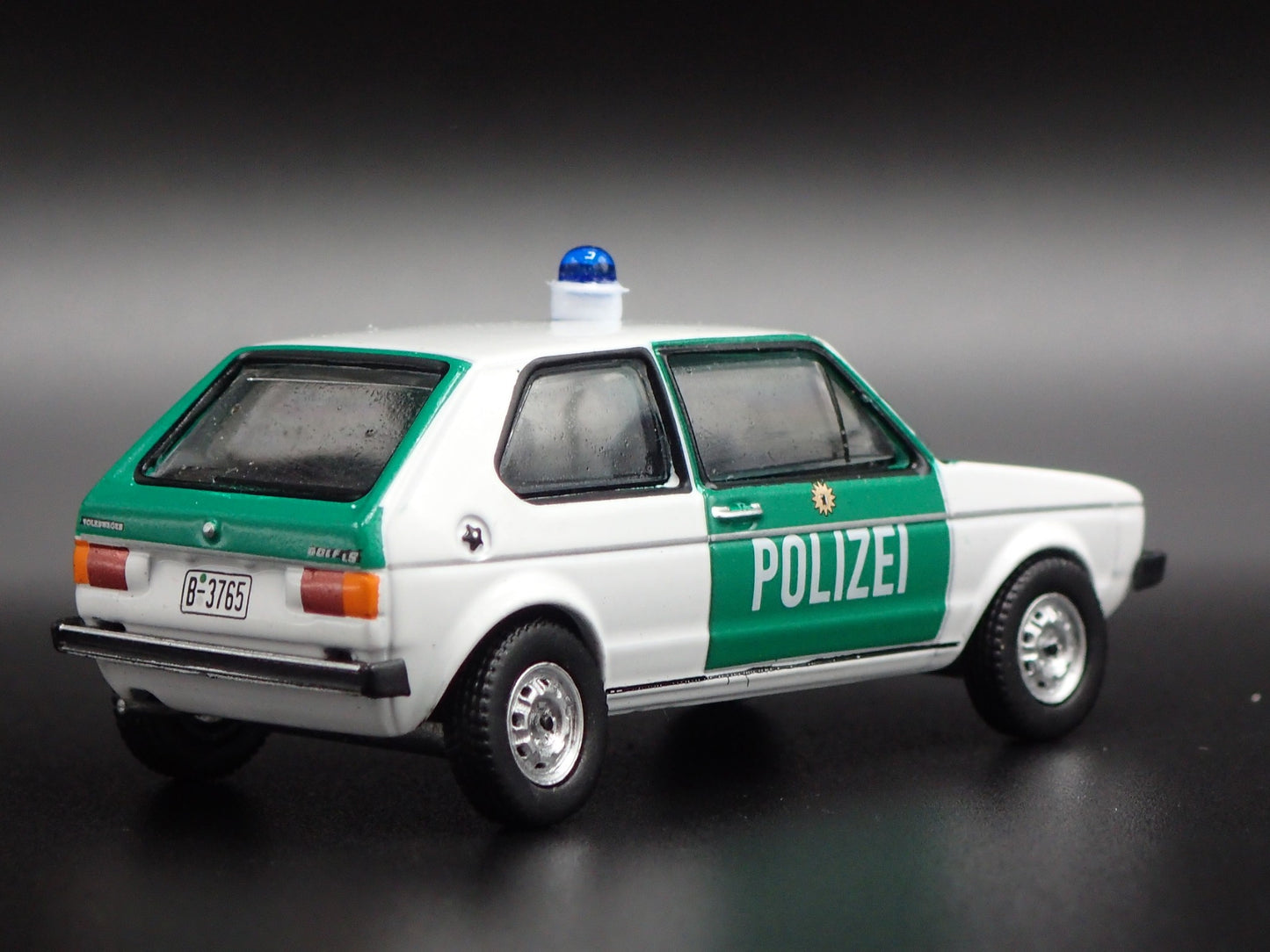 1974 74 VW VOLKSWAGEN GOLF BERLIN, GERMANY POLIZEI  1:64 SCALE DIECAST MODEL CAR