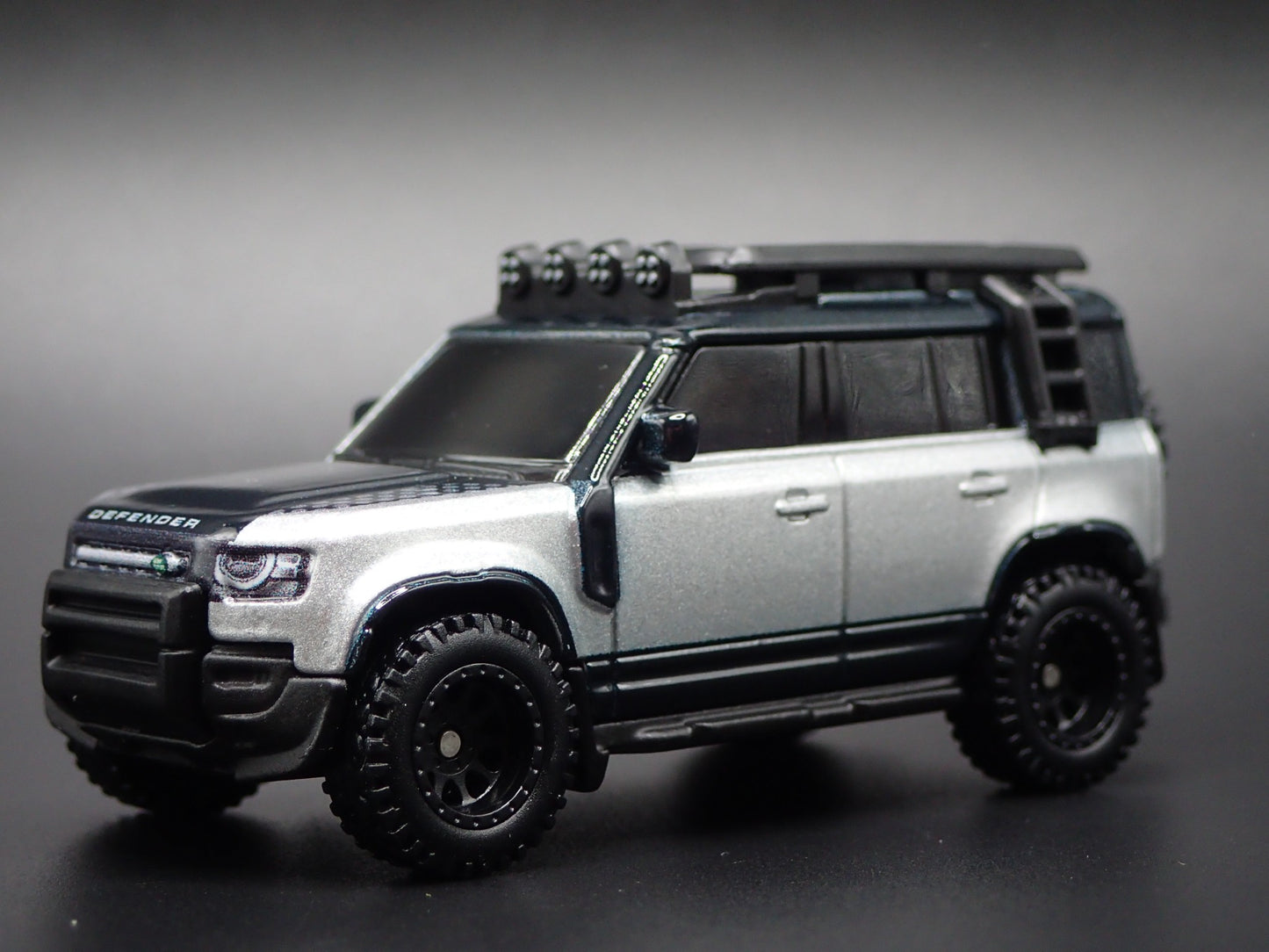 2020-2025 LAND ROVER DEFENDER 110 w HITCH 1/64 SCALE DIORAMA DIECAST MODEL CAR