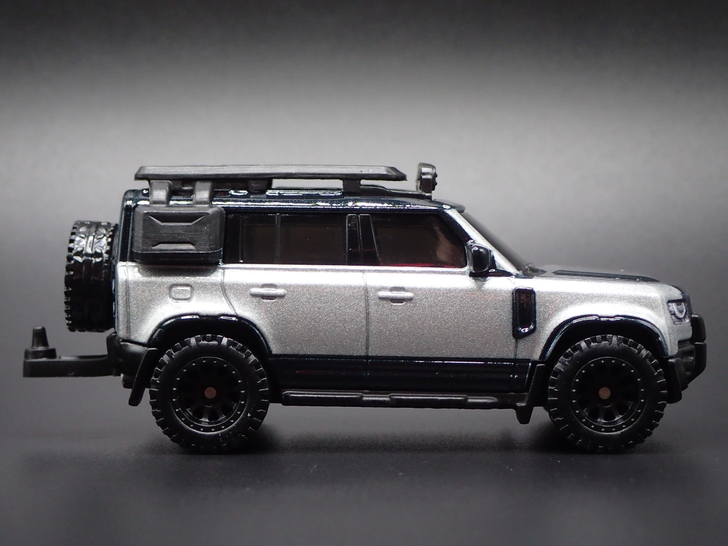 2020-2025 LAND ROVER DEFENDER 110 w HITCH 1/64 SCALE DIORAMA DIECAST MODEL CAR